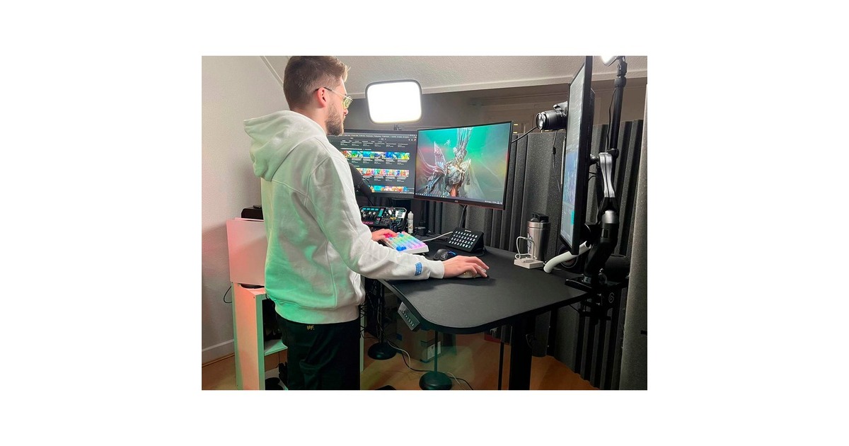 ArozziArena Moto Gaming Desk - Black  (Zwart)