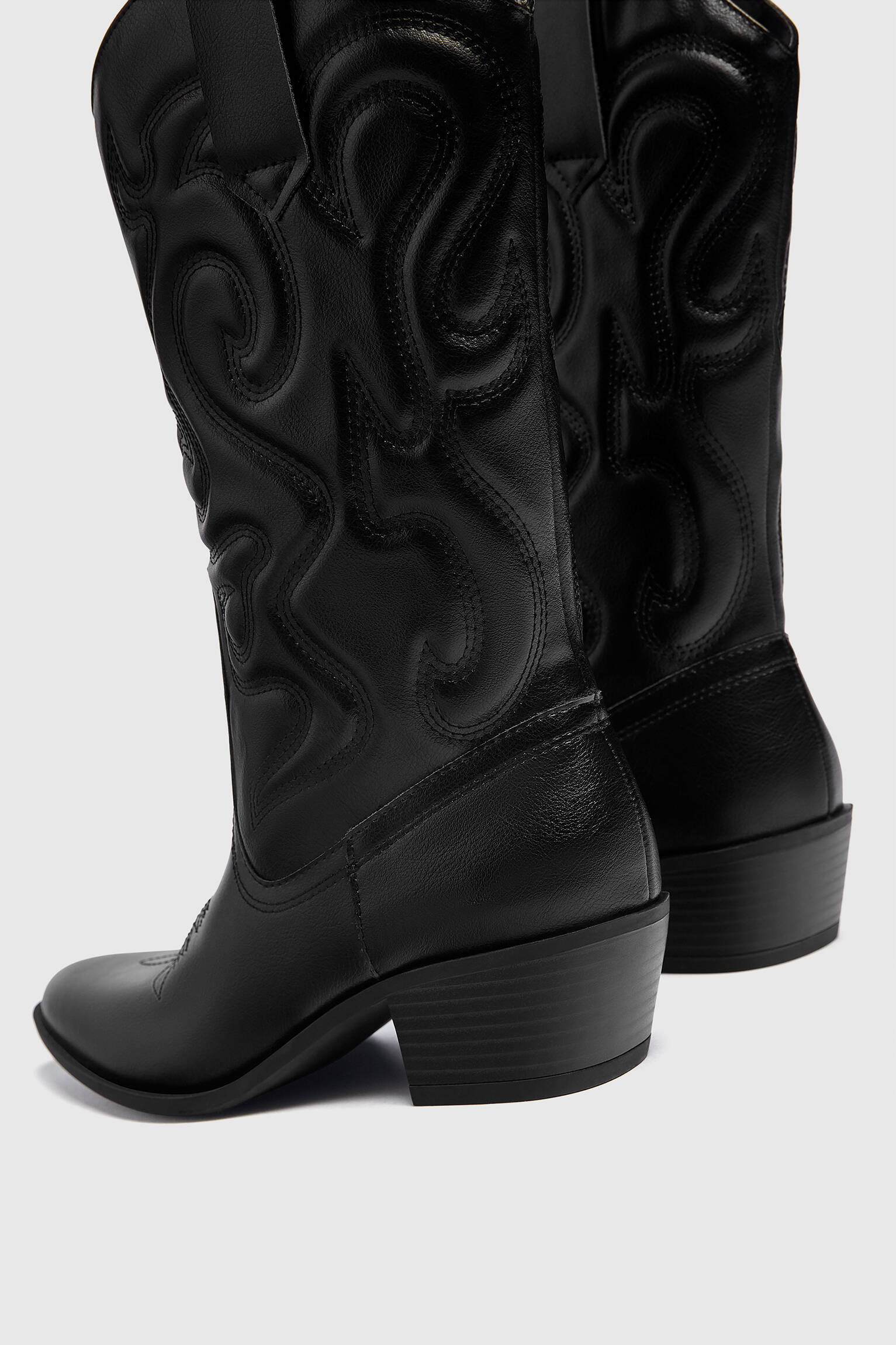 BOTA DE COWBOY COM COSTURA - PRETA