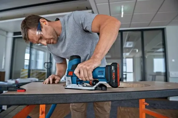 Bosch STIKSAV GST 18V-155 SC 2X4,0AH PC L-BOXX