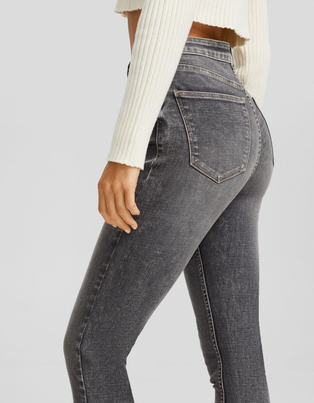 calça jeans skinny de cintura super alta