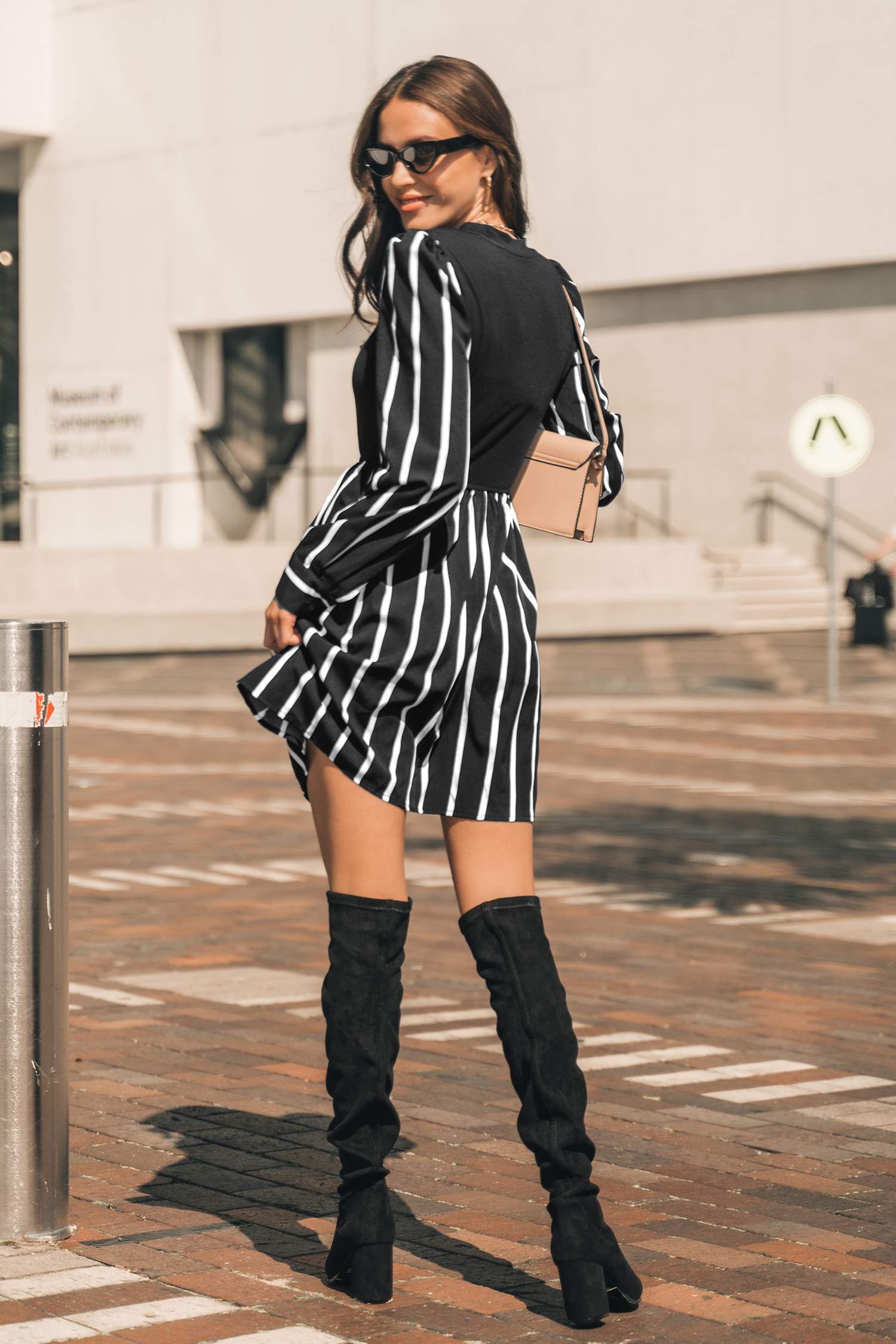 Robe mini à rayures et col rond