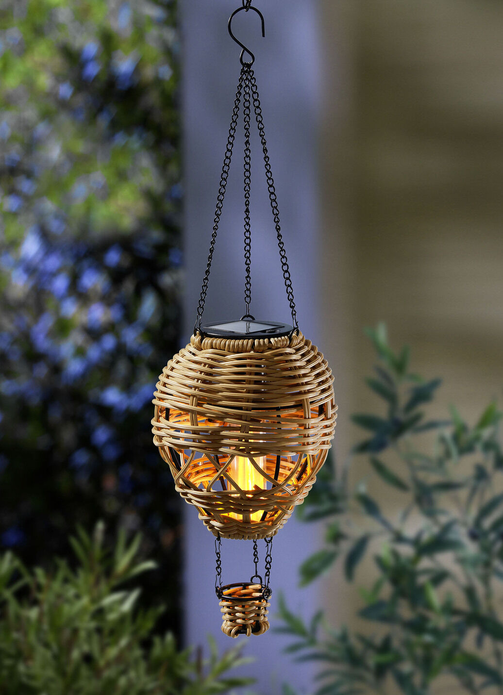 Solar-Hängeballon in Rattan-Optik