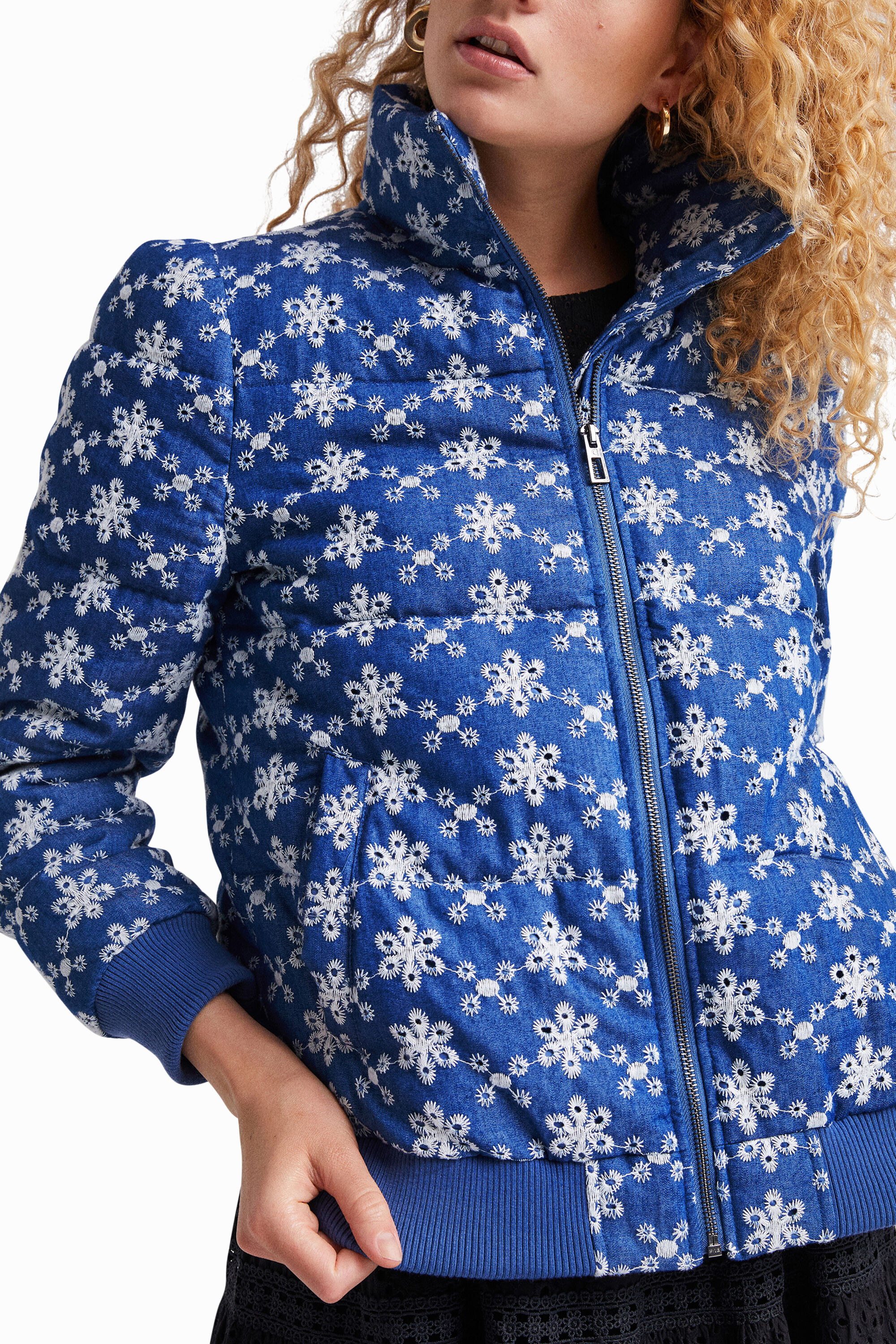 Veste matelassée avec dentelle