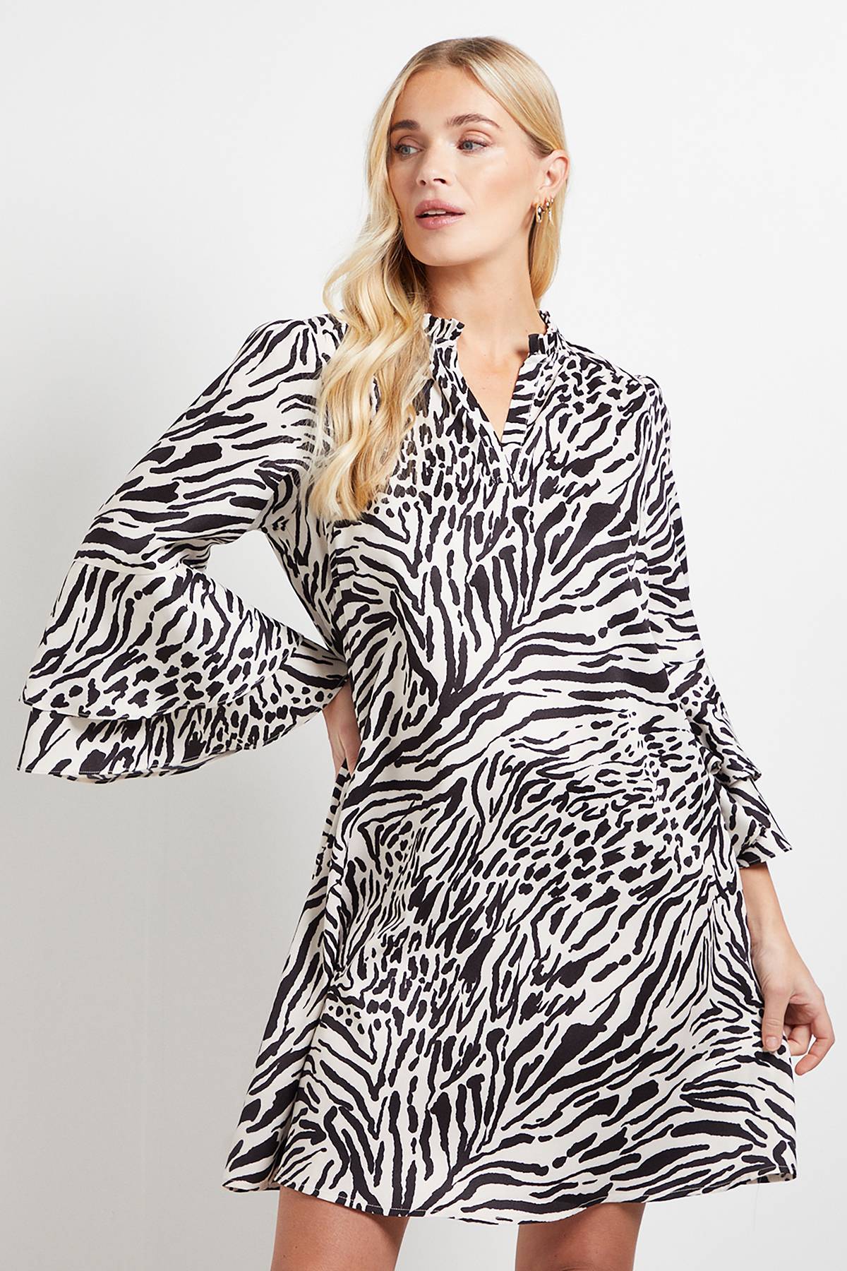 Wallis Robe Droite à Manches Volantées Imprimée Petite Taille
