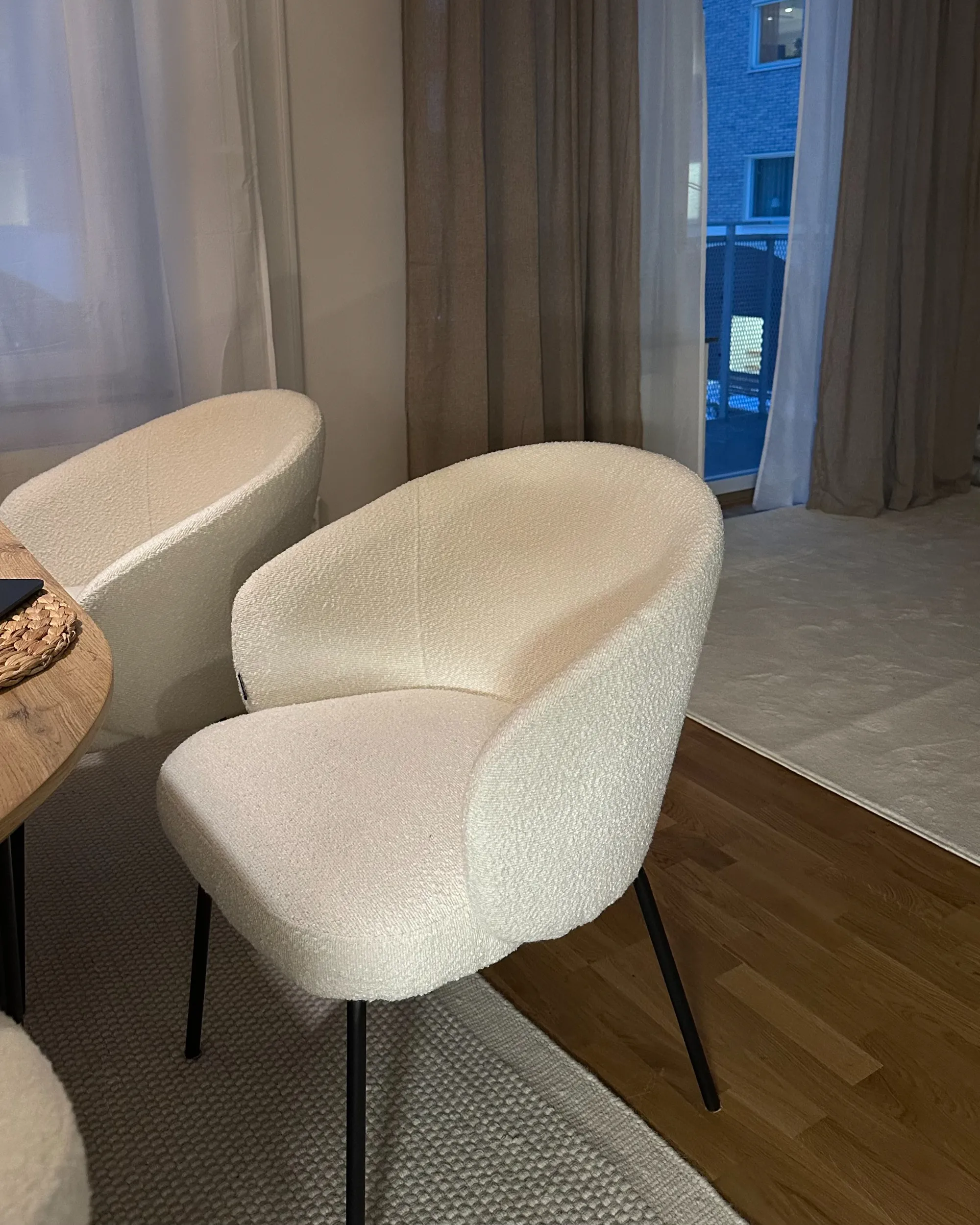 Set van 2 eetkamerstoelen LUDDEN Bouclé Lichtbeige