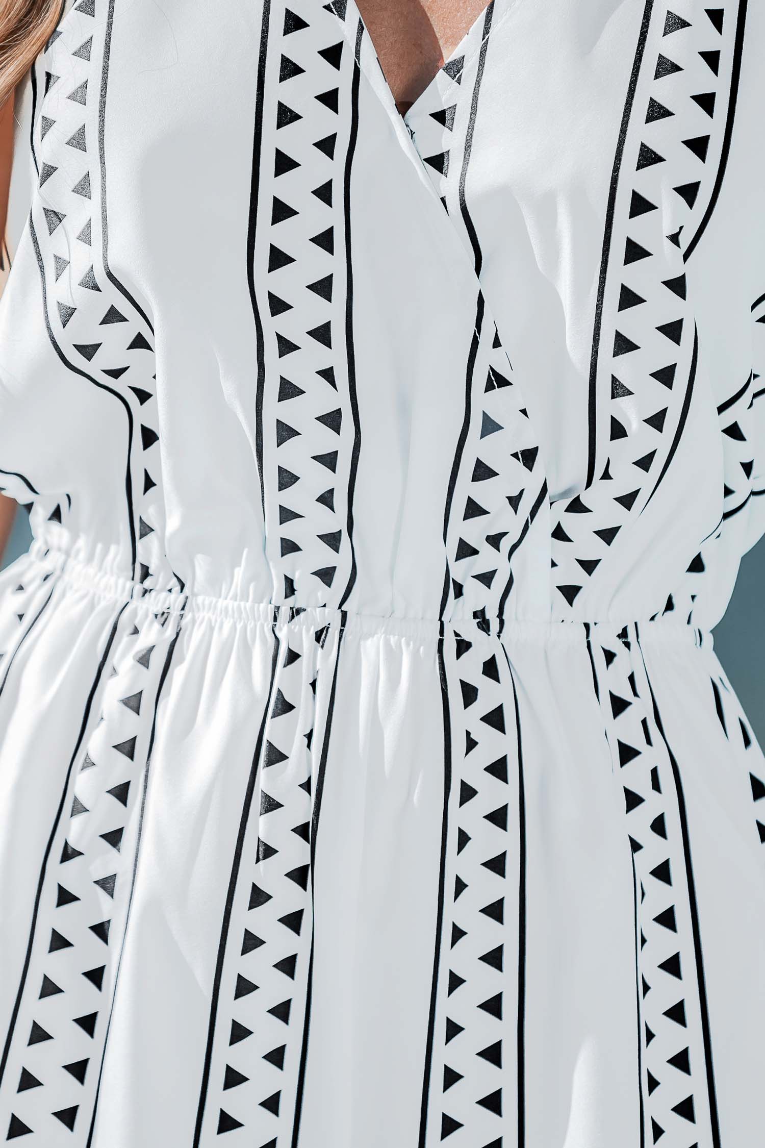 Combishort à col surplis géométrique blanc et noir