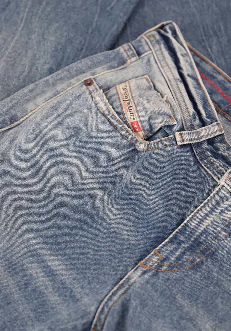 DIESEL blauwe diesel bootcut jeans 1969 d-ebbey