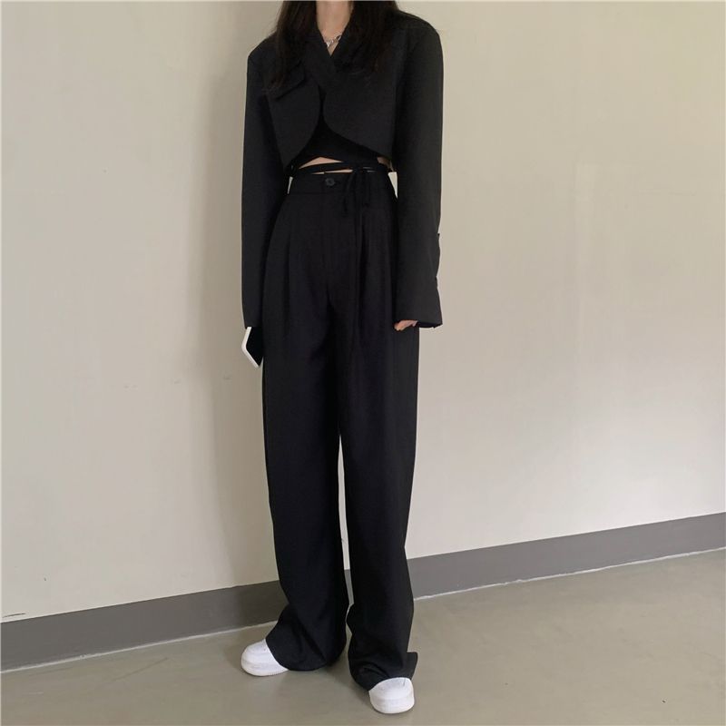 Strawolf - Lange mouwen cropped blazer / rechte broek