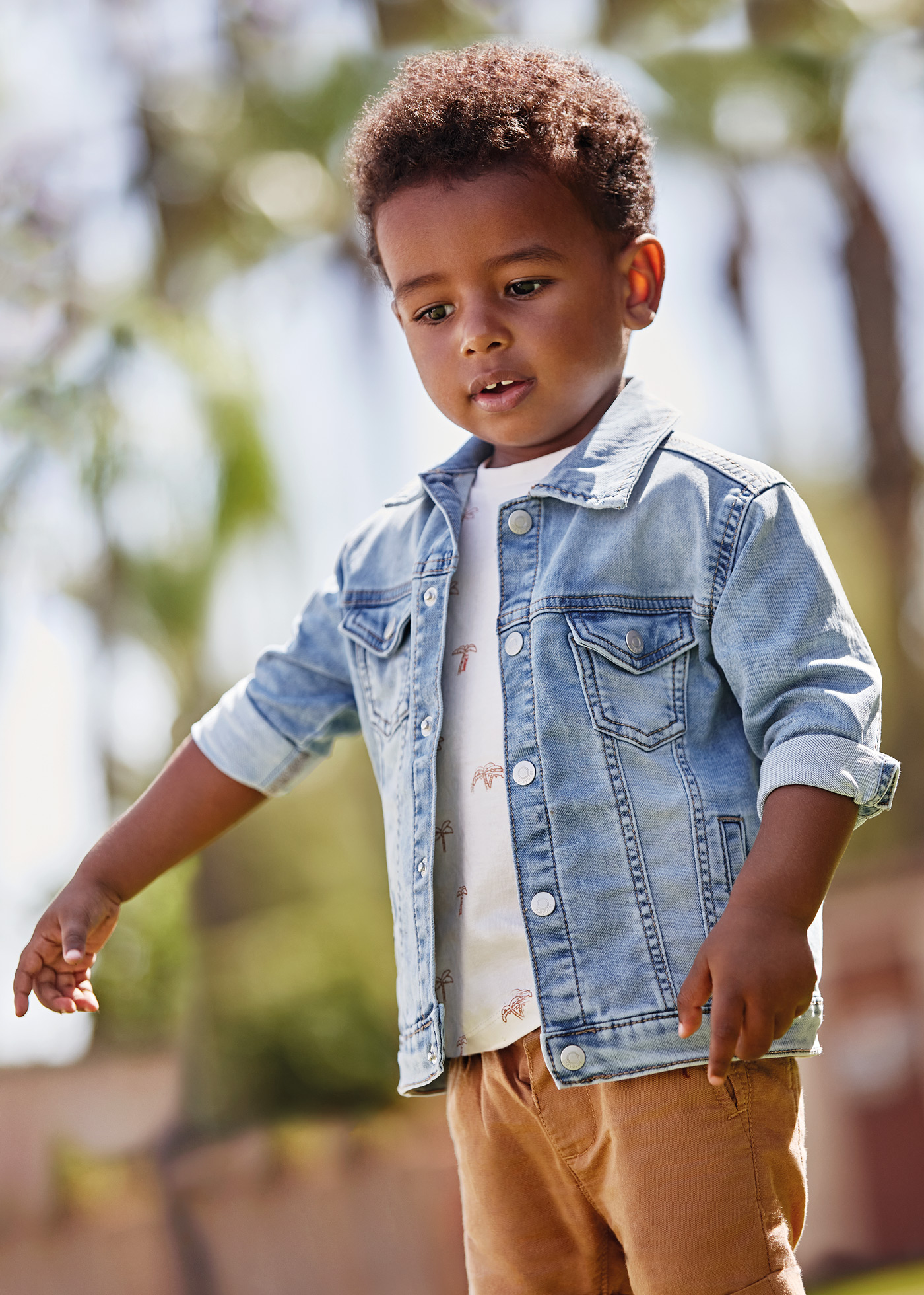 Jaqueta jeans sustentável de algodão para bebê