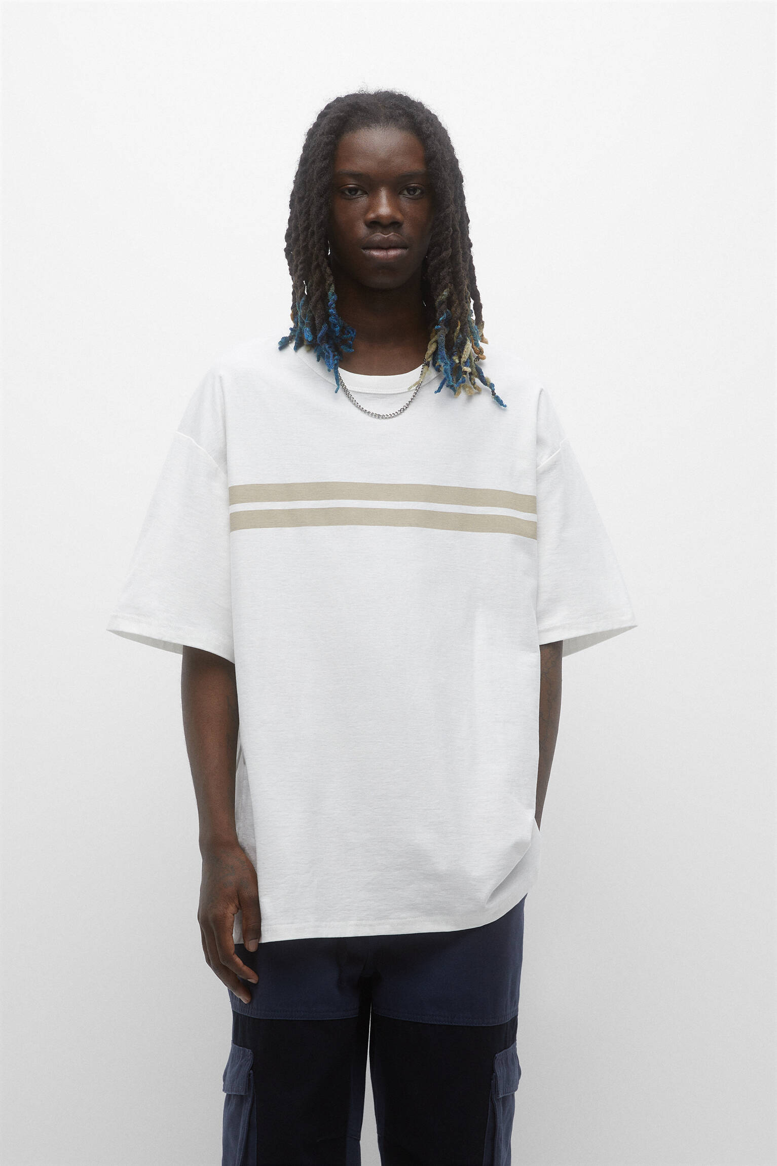 CAMISETA COM PAINEL LISTRADO - AREIA
