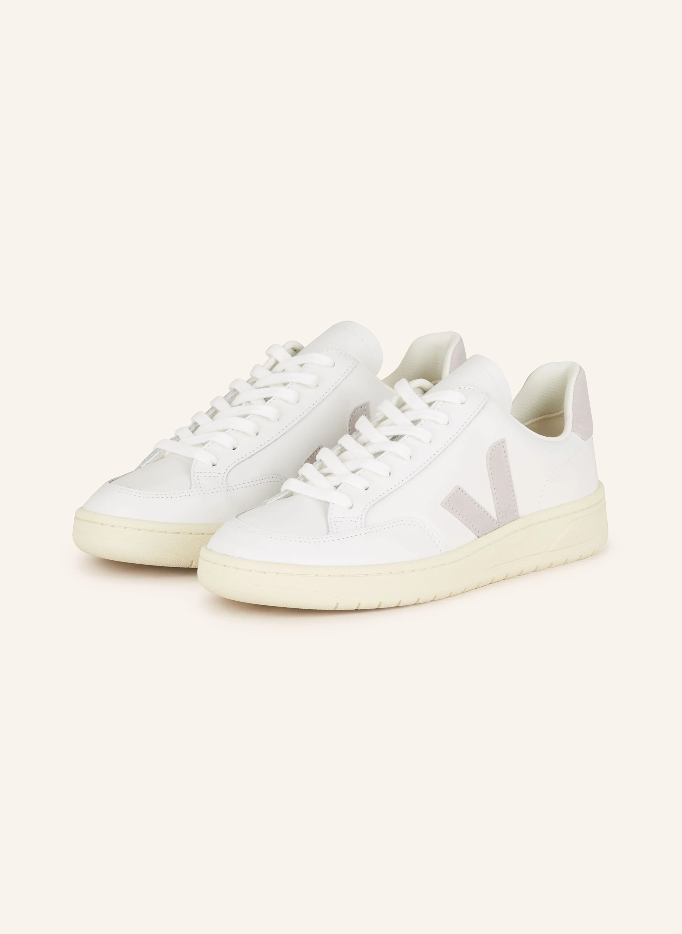 VEJA Sneaker V-12