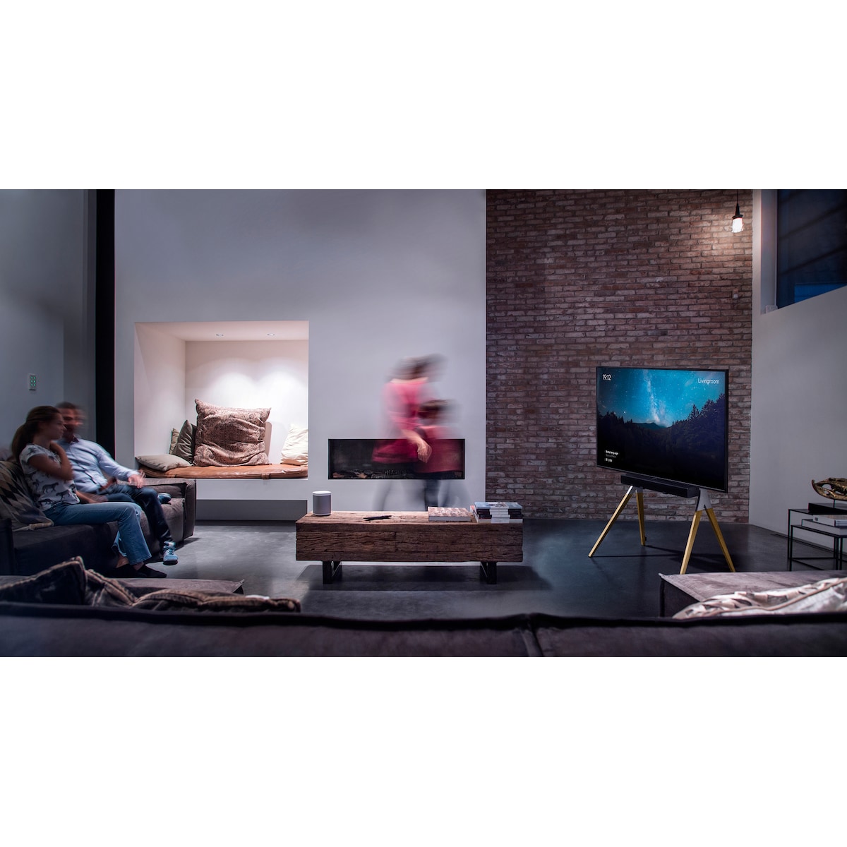 One For All Falcon universalt TV-stativ (lys brun)