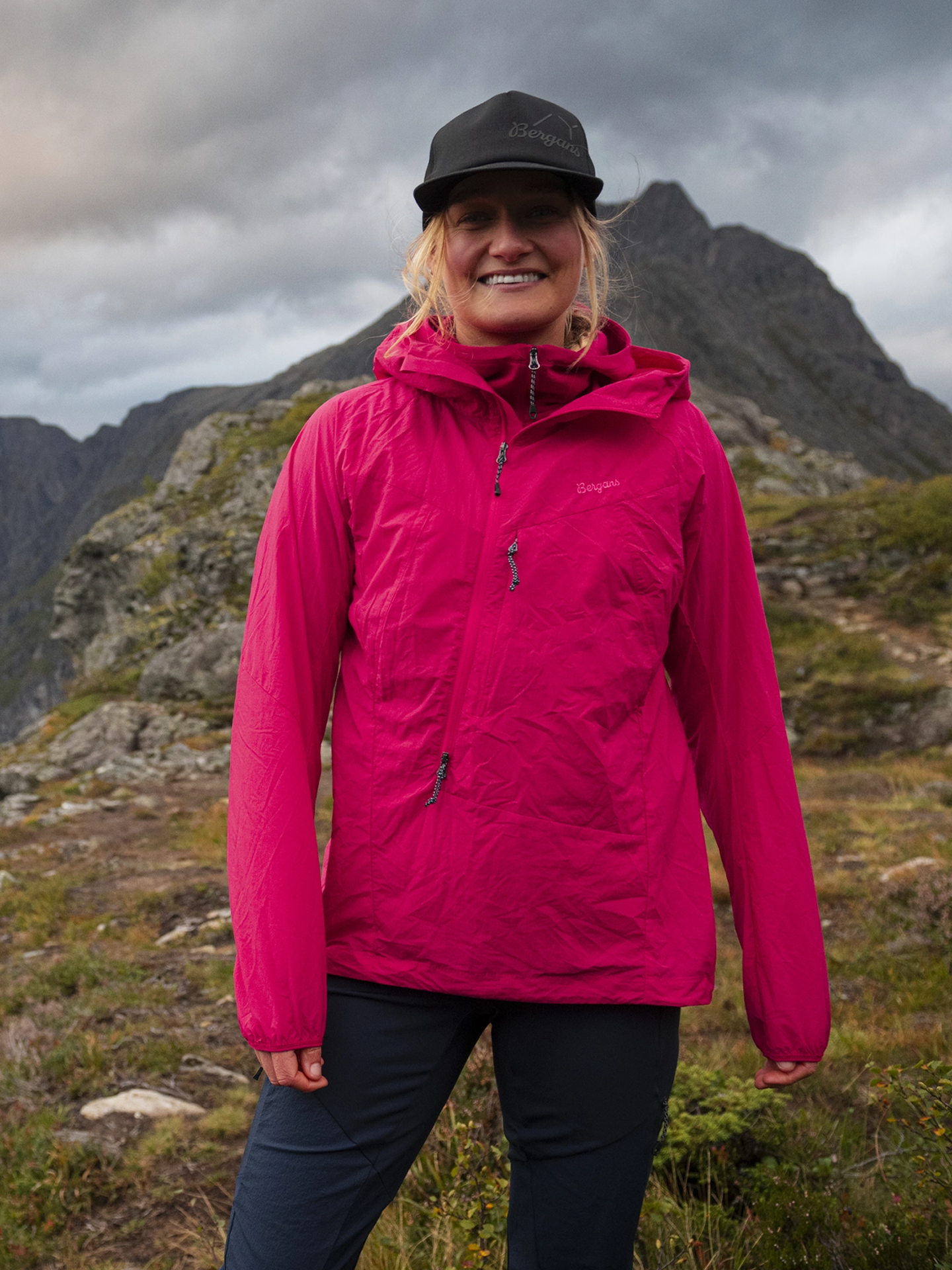Tind Windbreaker Anorak Women