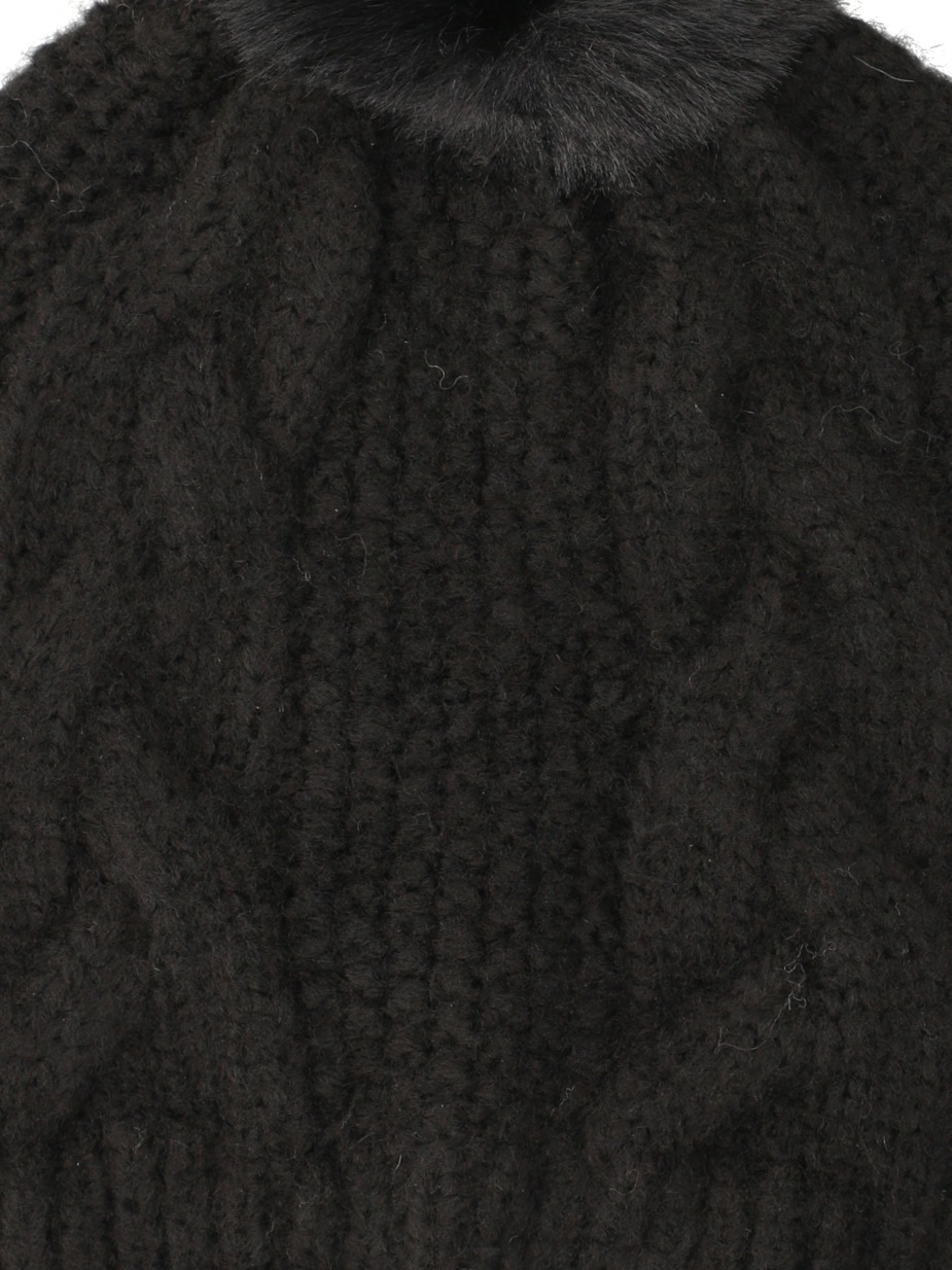 HAUBE MIT BOMMEL
