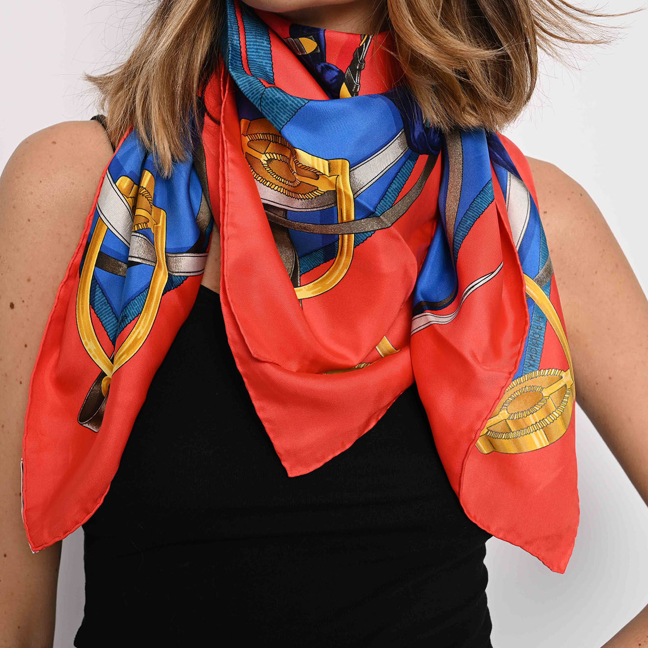 Hermès Carré de Soie Grand Manège rouge/bleu - Très bon état - 90x90 cm