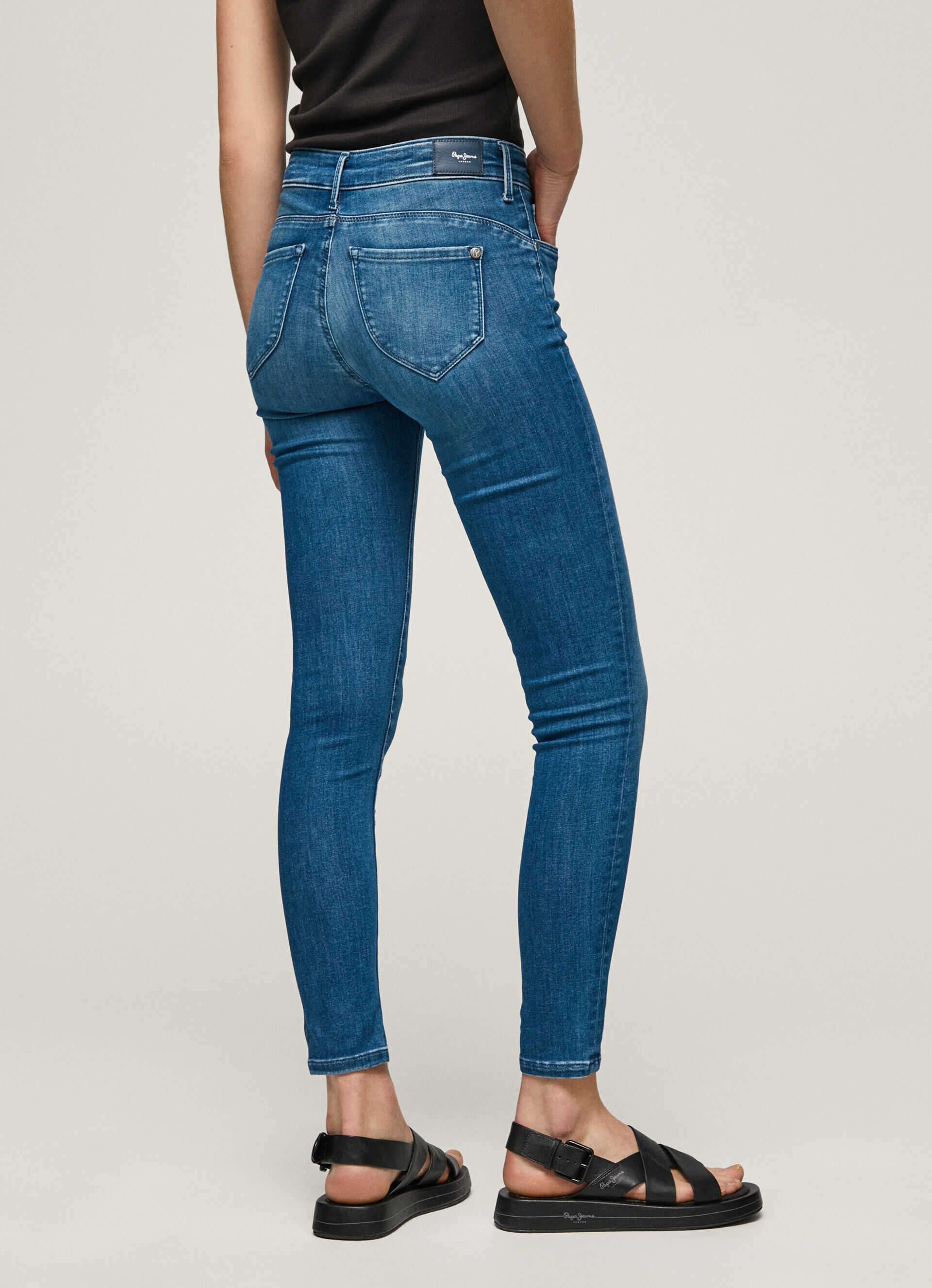 Calça jeans Zoe Fit Skinny de cintura média - jeans