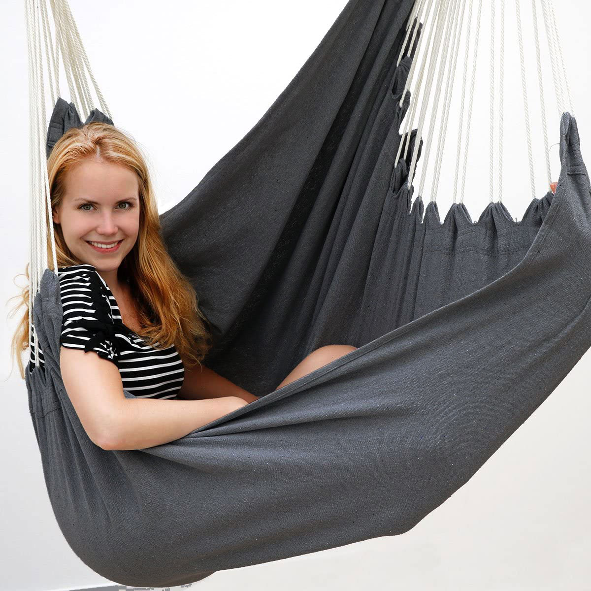 AMANKA 185 x 130 XXL hangstoel - Grey