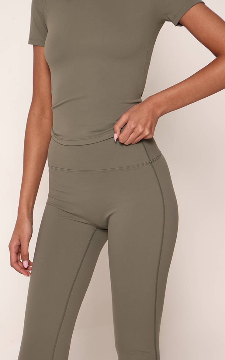 Vert Olive Haut De Sport Tall À Manches Courtes Sculpant Et Long