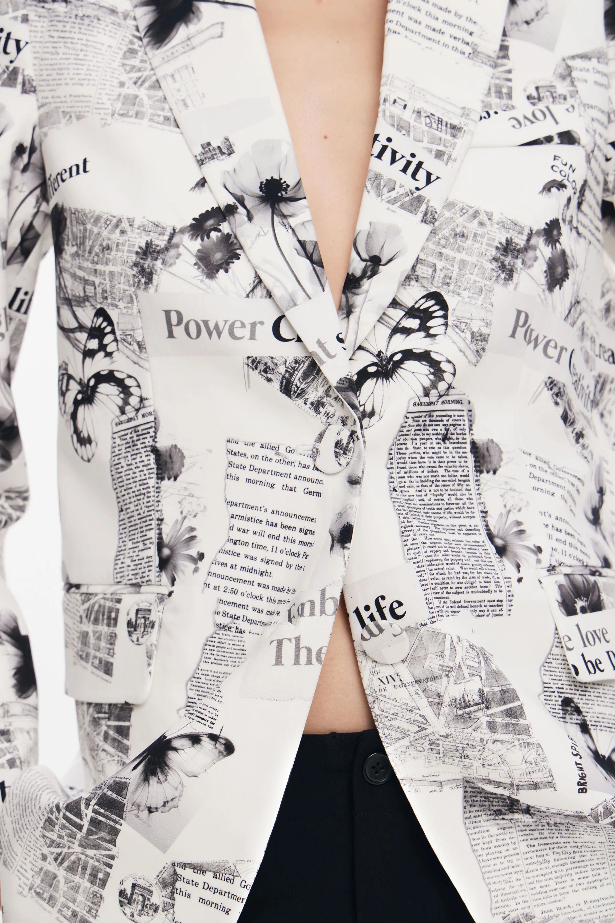 Blazer reto texto e flores
