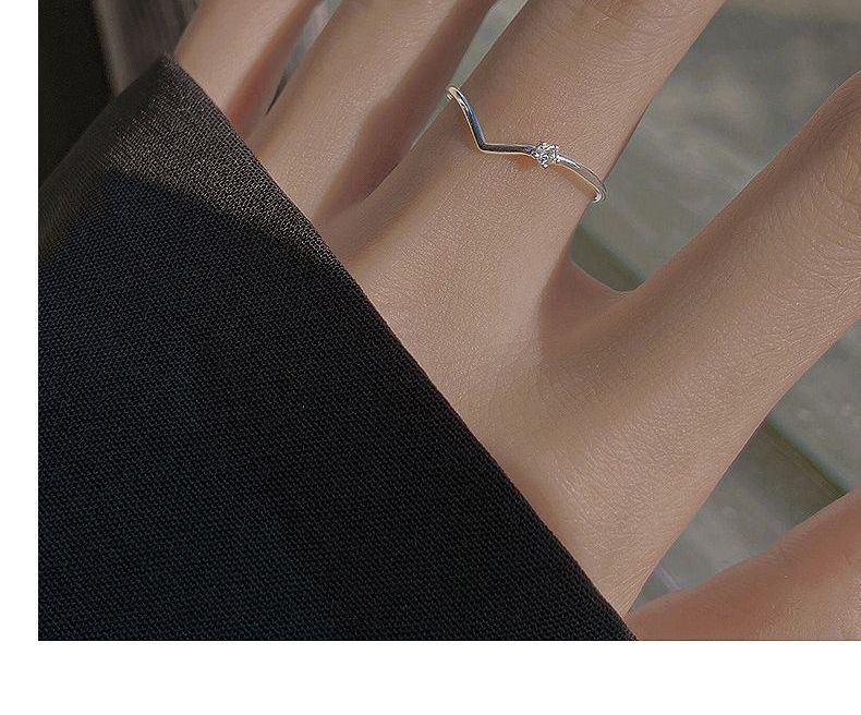 Hansha - V-vormige open ring van sterlingzilver met strass