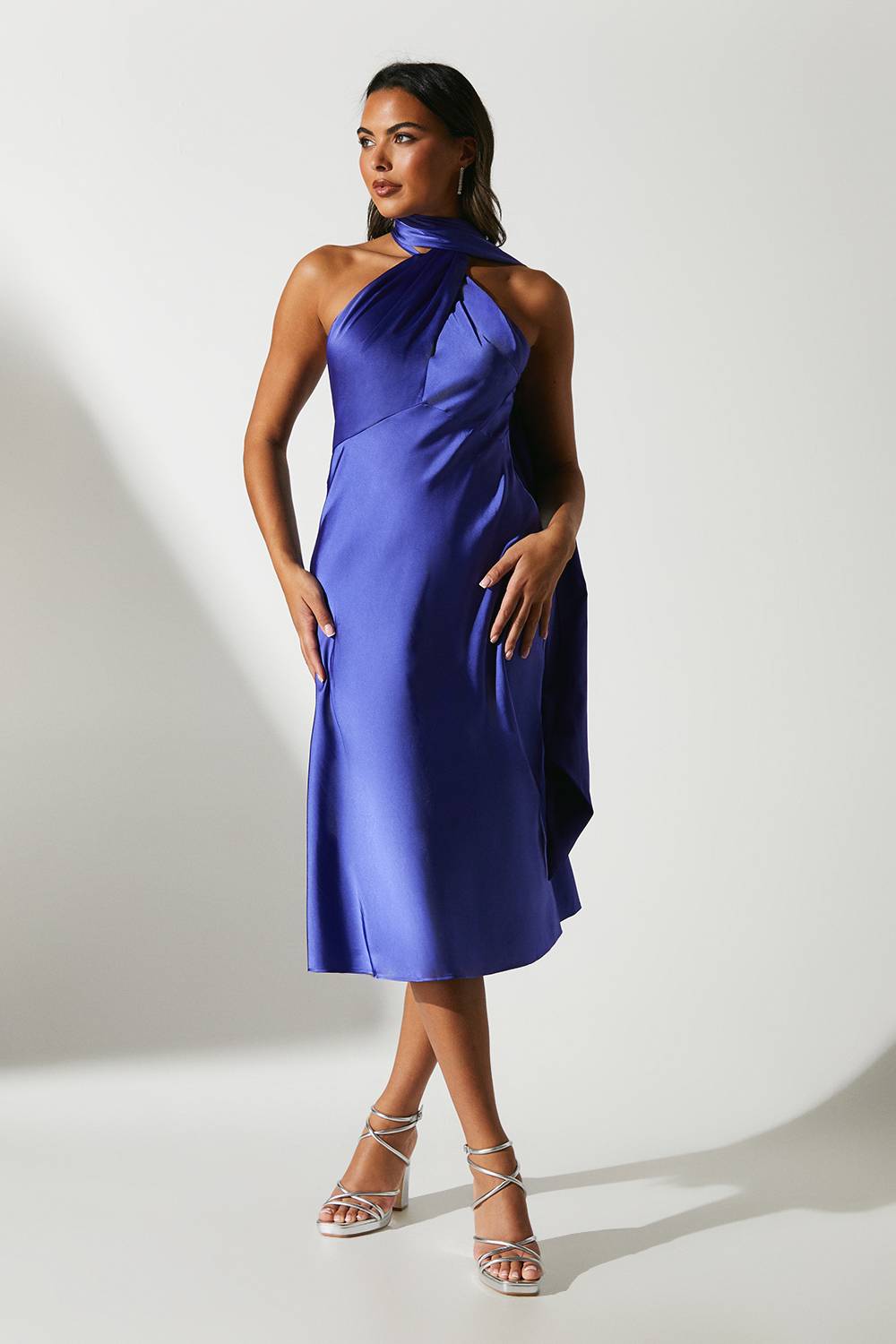 Coast Robe Midi Satinée à Col Noué et Devant Croisé pour Invitée de Mariage