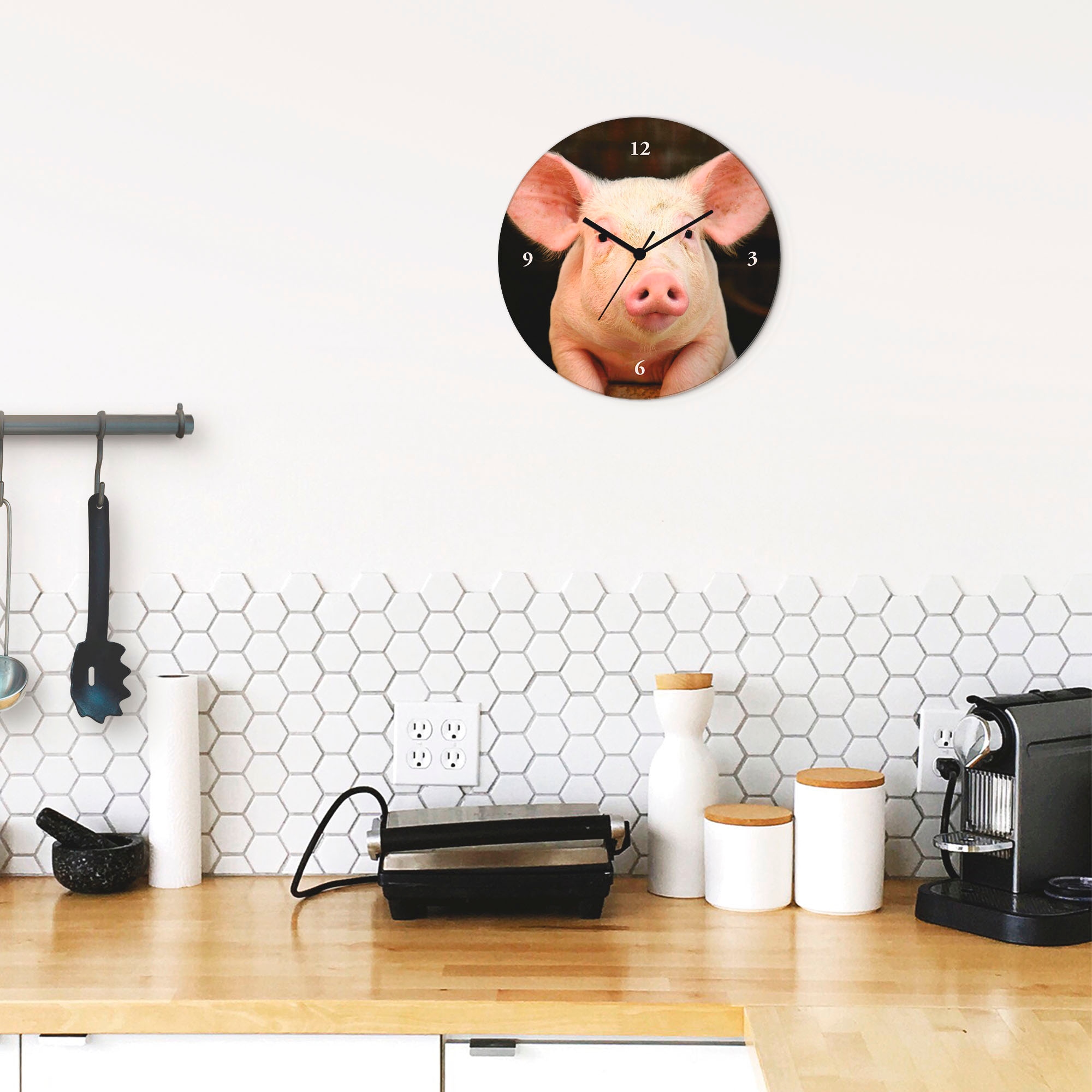 Artland Wanduhr »Vorwitziges Schwein« wahlweise mit Quarz- oder Funkuhrwerk, lautlos ohne Tickgeräusche