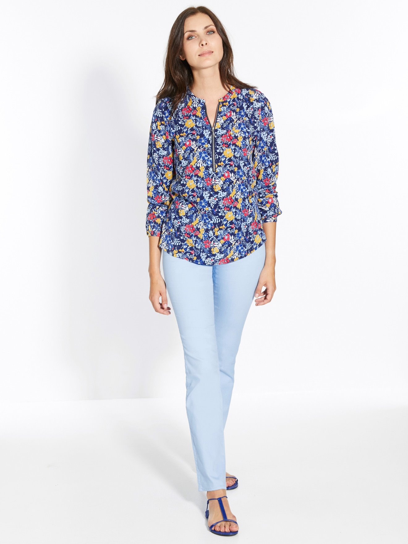 Blouse fluide zippée poitrine généreuse