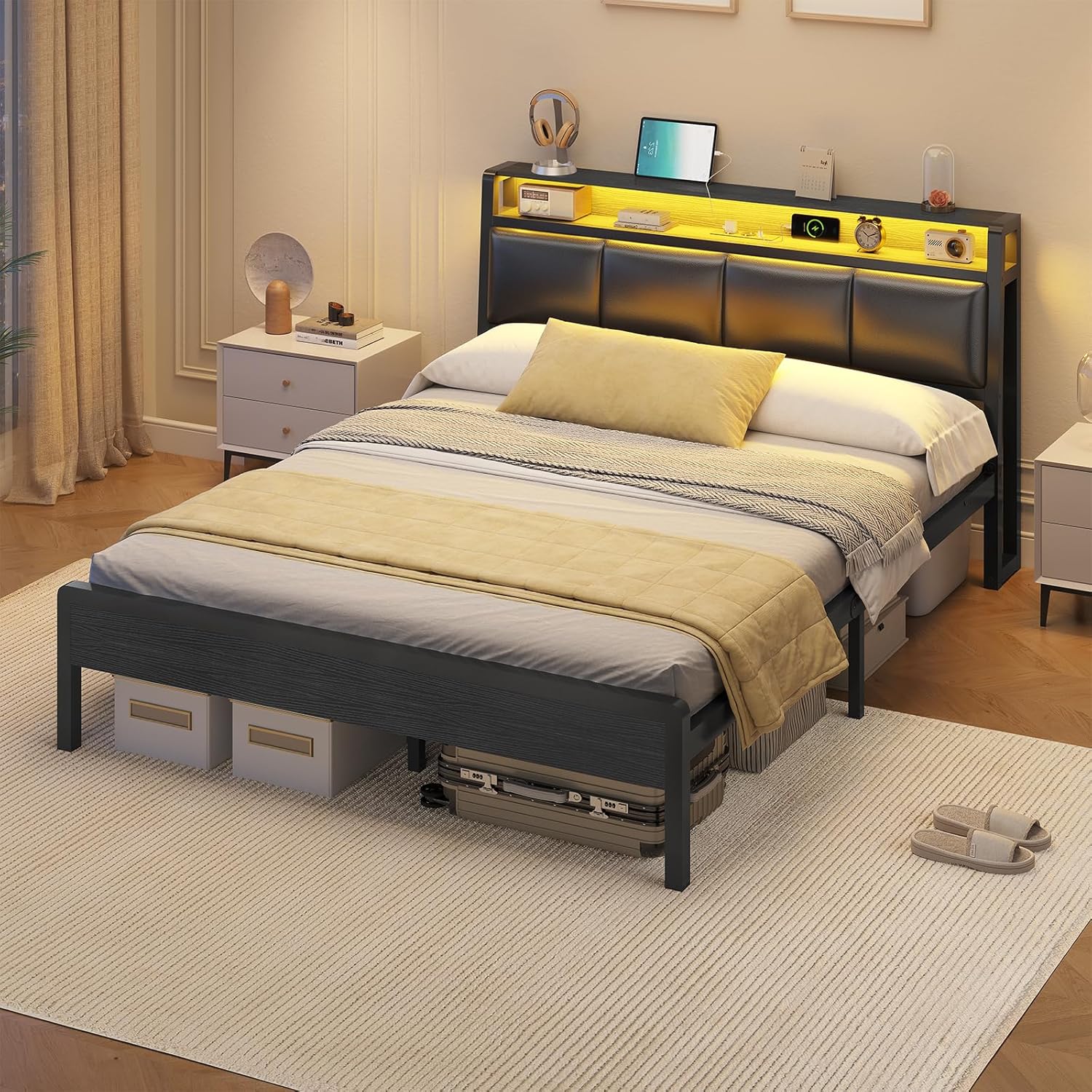 Bett 140 x 200, Bett mit LED-Beleuchtung, Polsterbett 140x200, Ladestation, Bettgestell mit Lattenrost, für Schlafzimmer, Gästezimmer, Schwarz