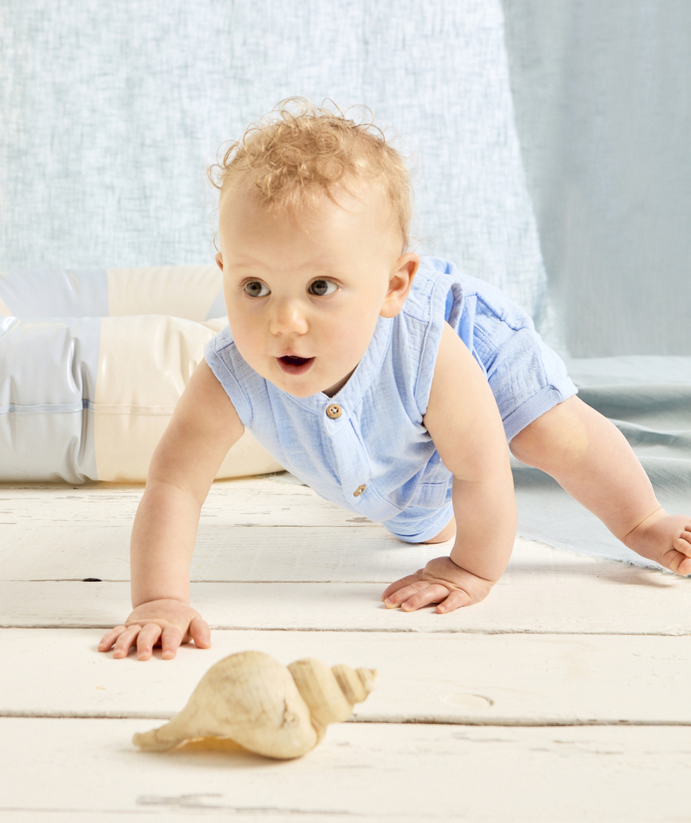 combishort bébé garçon en gaze de coton biologique bleu