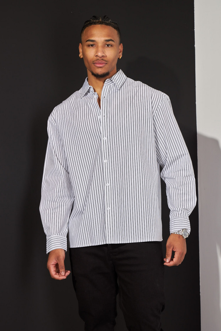 Chemise blanche à rayures noires