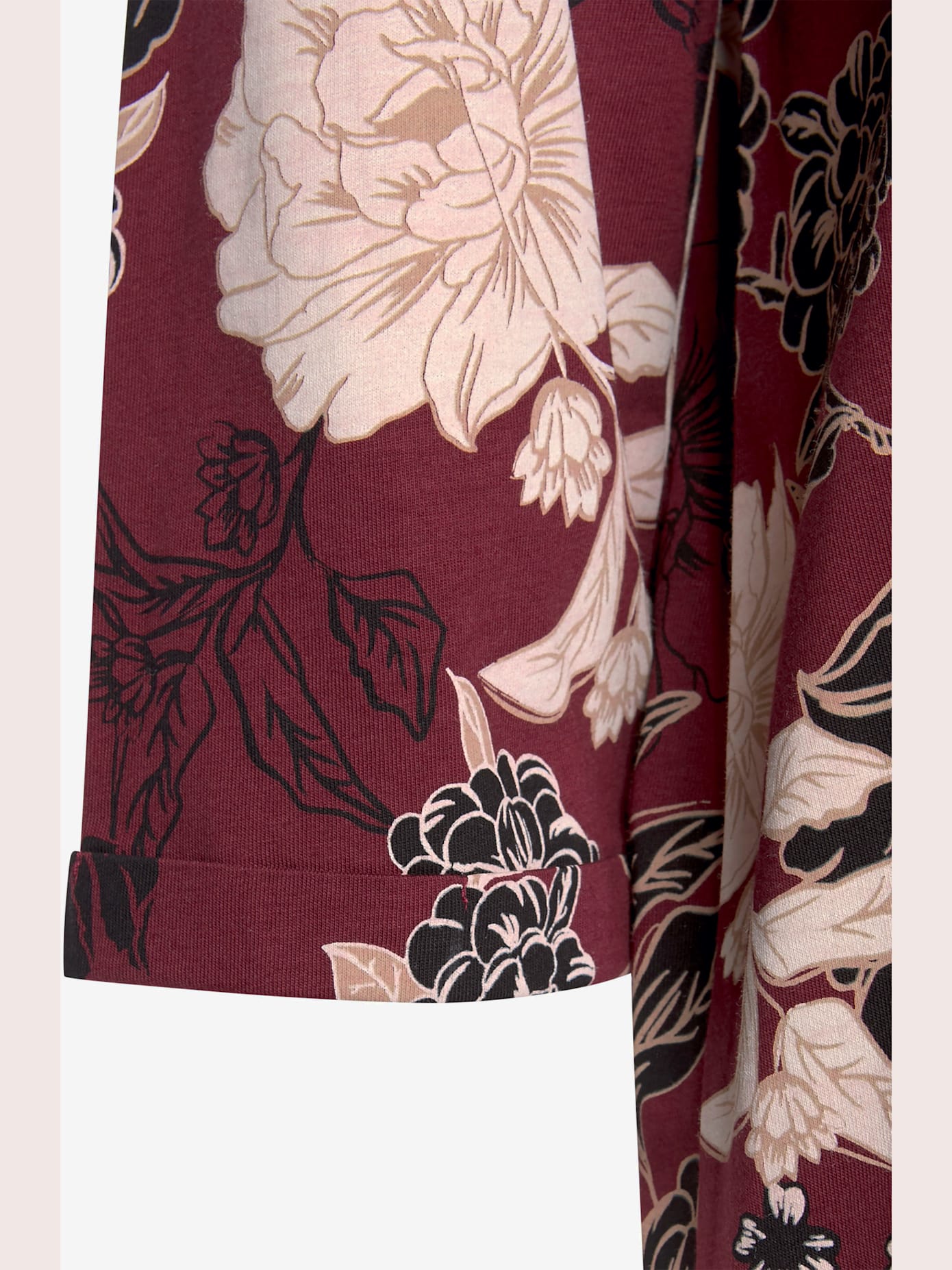 Chemise de nuit au motif floral