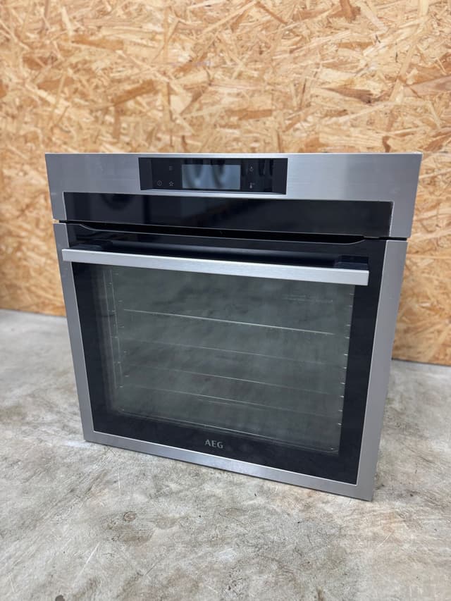 AEG indbygningsovn BFP8002M