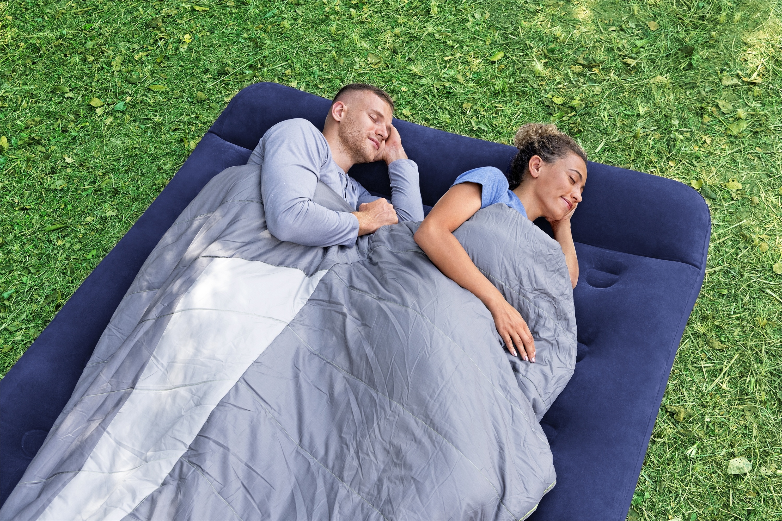Luftbett mit Fusspumpe Queen 203 x 152 x 28 cm