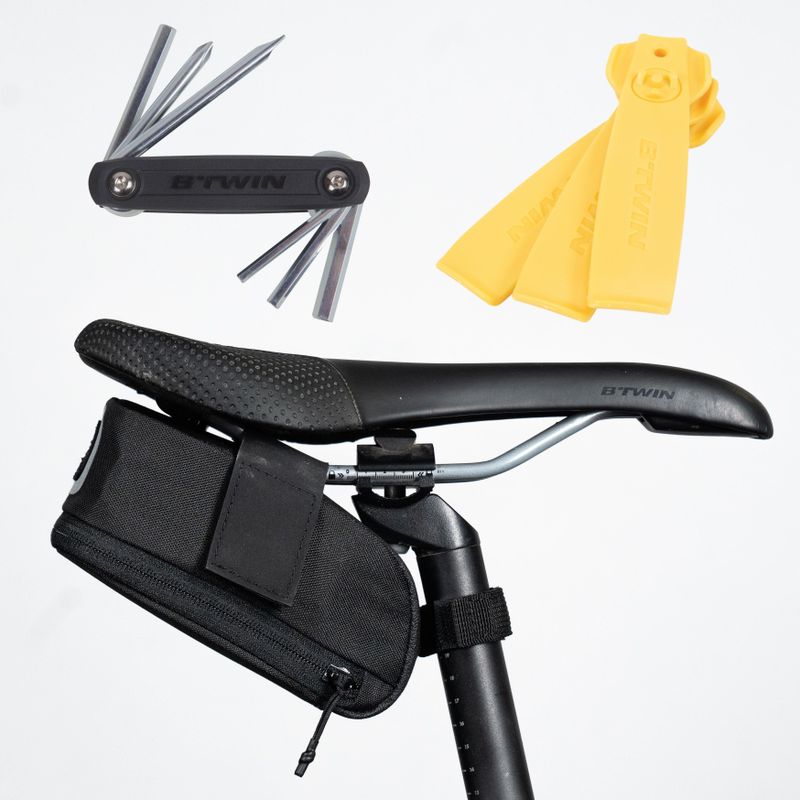 Set Zadeltas - Zwart - 0.6 L - Inclusief Multitool en 3 Bandenlichters