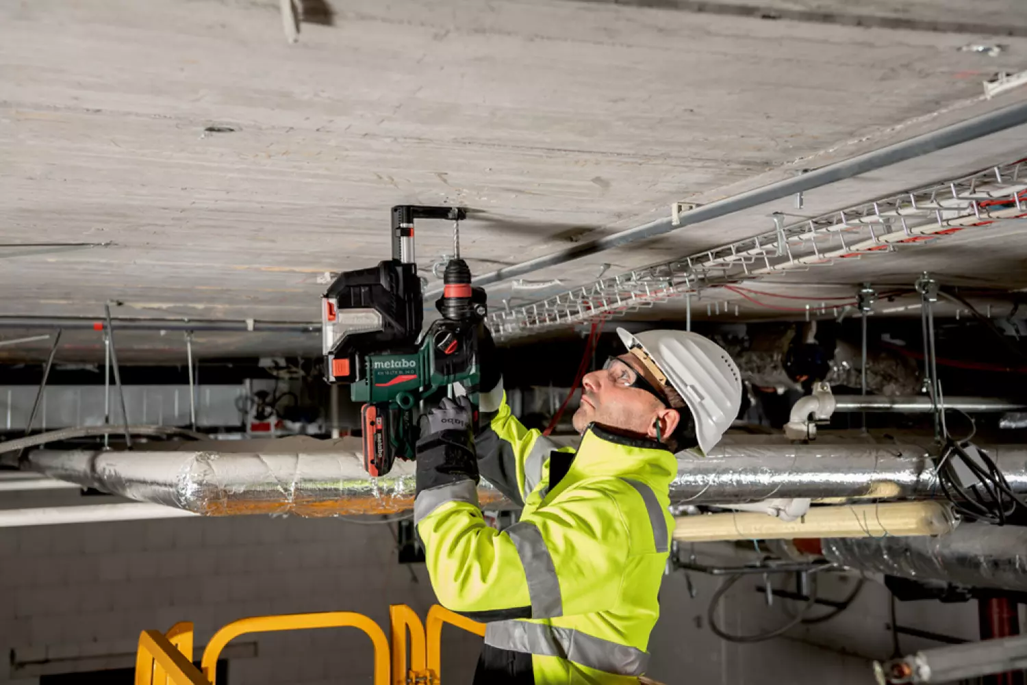Metabo KH 18 LTX BL 24 Q 18V Li-ion Accu combihamer body in Metabox