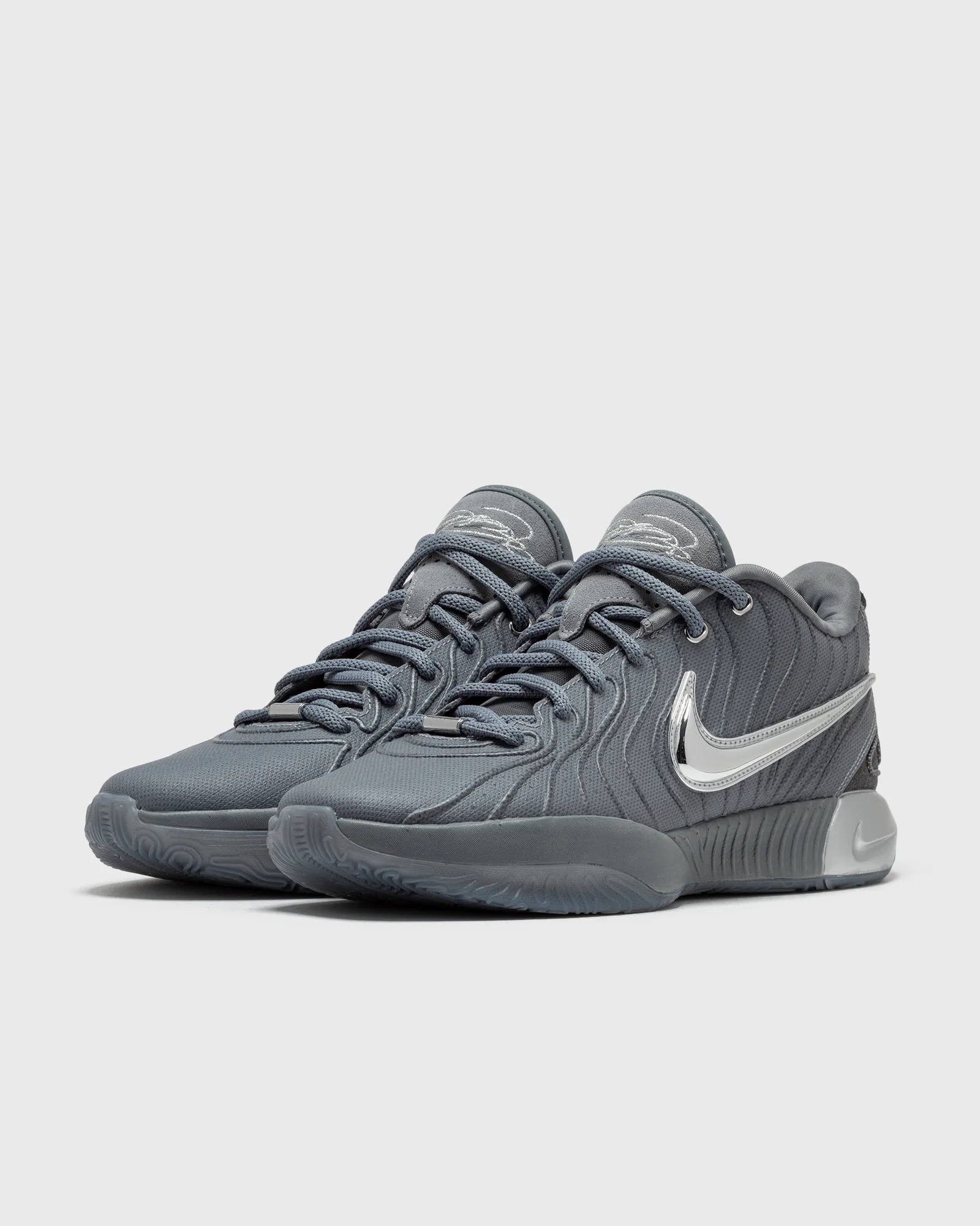 Nike LEBRON XXI
