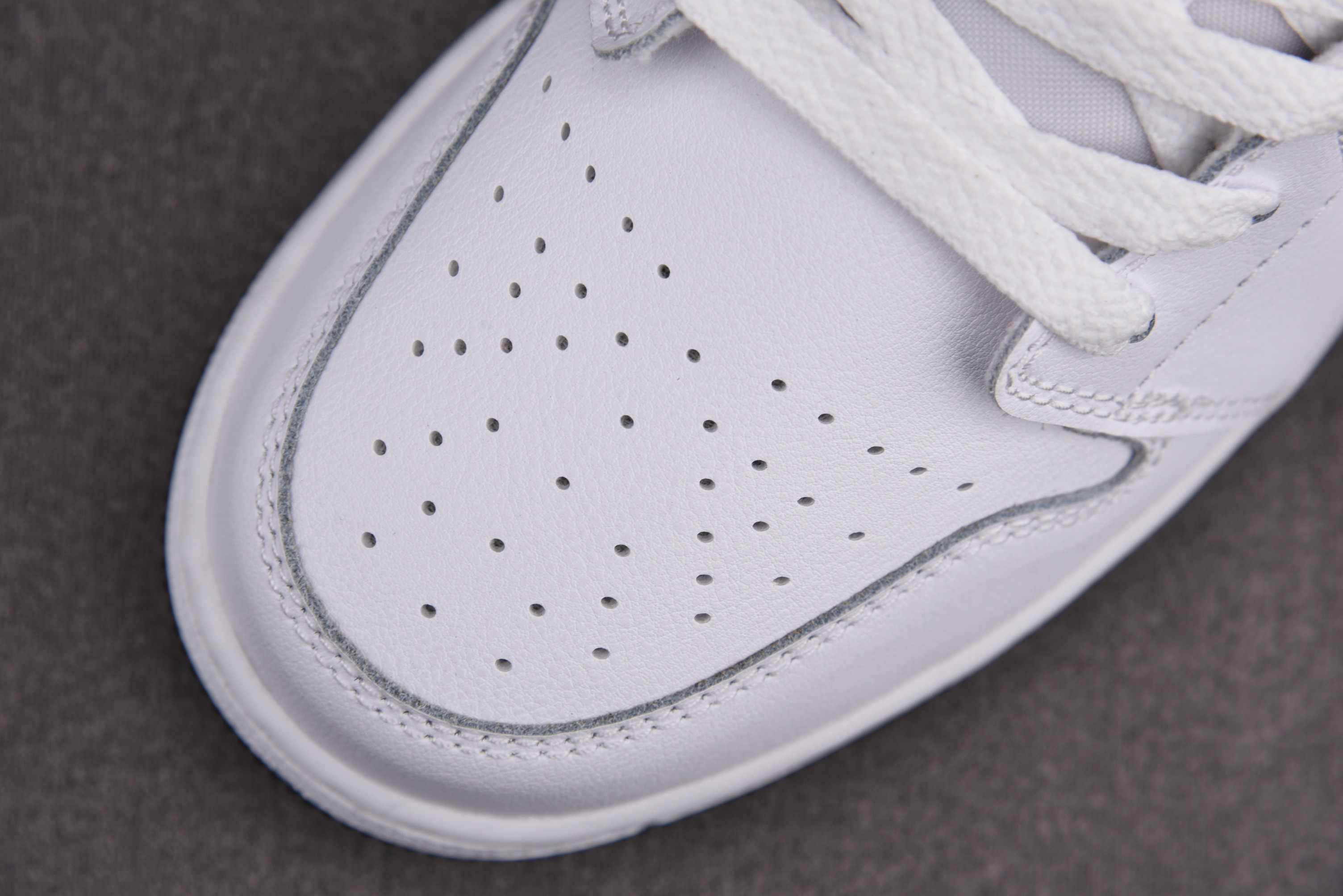 Jordan 1 Low White Black Infrared / Chicago Home