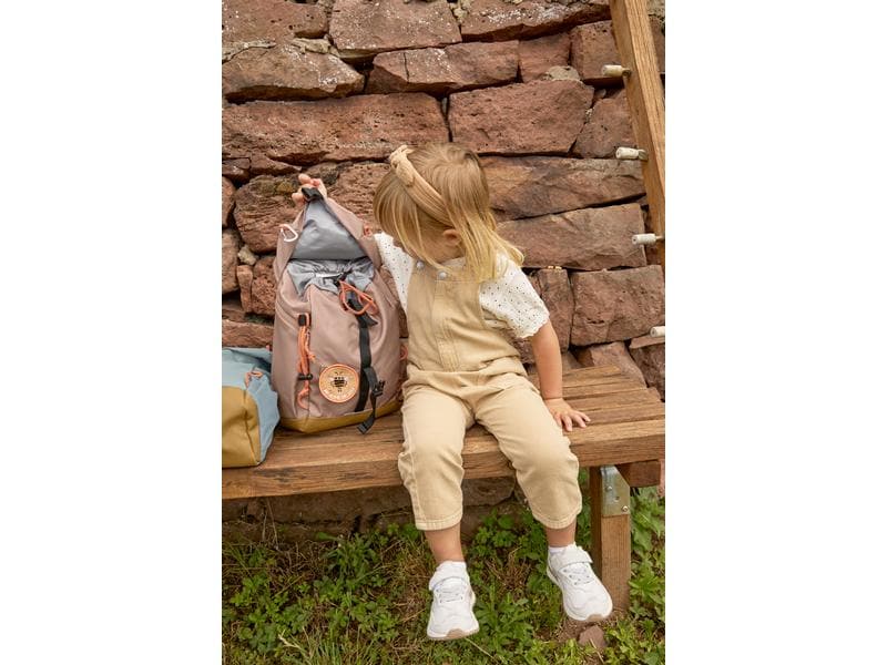 Lässig Rucksack Mini Backpack Outdoor Nature Haselnuss Wasserabweisender Kinderrucksack mit gepolsterten Schultergurten