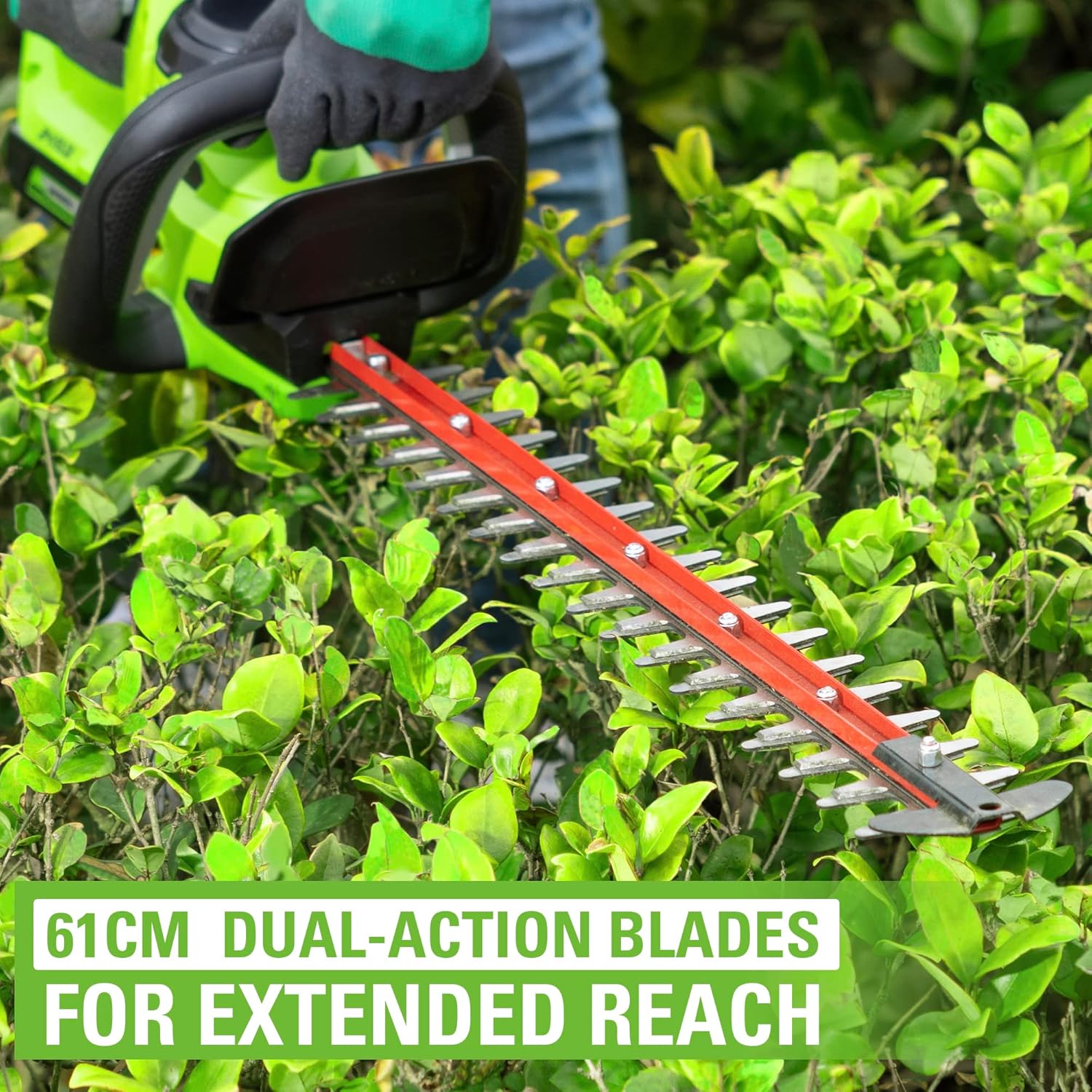 Greenworks Akku-Bürstenlose Heckenschere 24V GD24HT61K2, 61cm Dual Action Klinge, schneidet bis zu 25.4mm dicke Zweige und Stämme 3200 spm mit 2Ah Akku-Ladegerät, 3-Jahres-Garantie