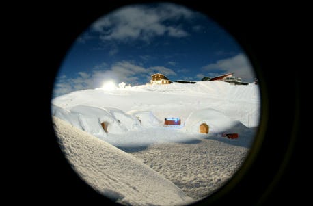 Iglu-Übernachtung in Oberstdorf als besonderes Geschenk