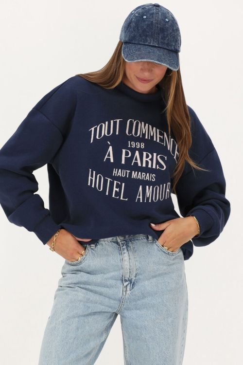 Donkerblauwe sweater 