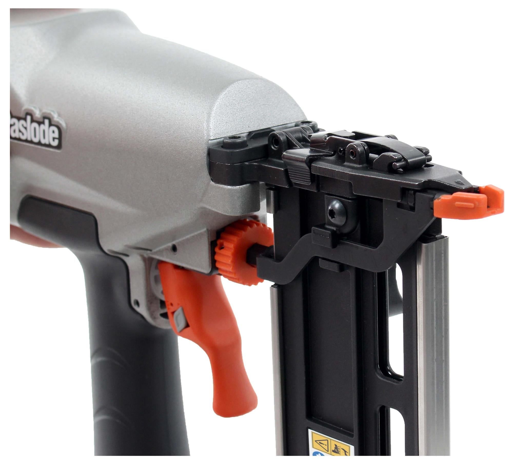 Paslode FN1665.2 Afwerknagelapparaat (25-65mm) & 20.000 brads in koffer - 695958