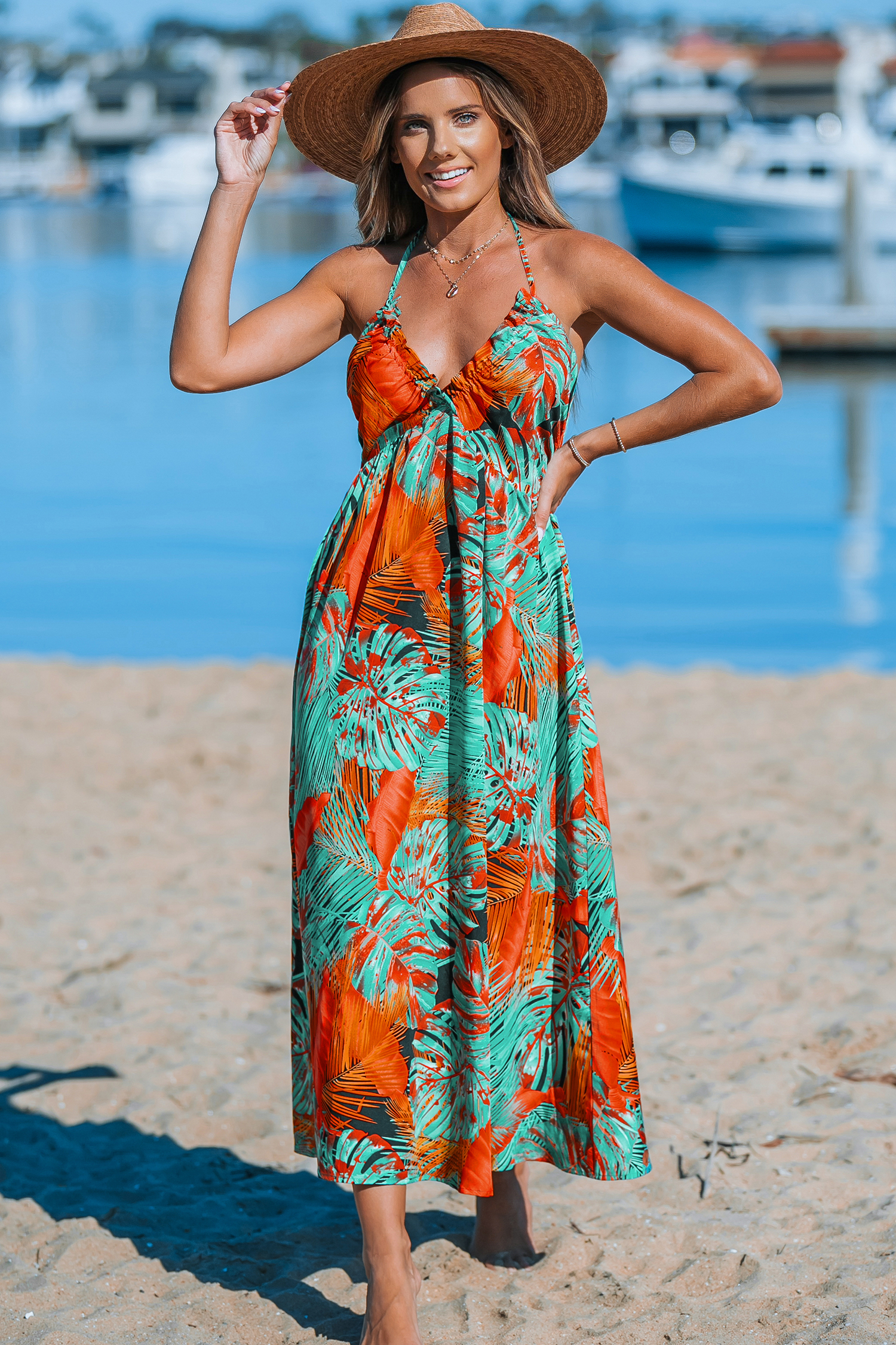 Robe maxi à col licou tropicale abstraite