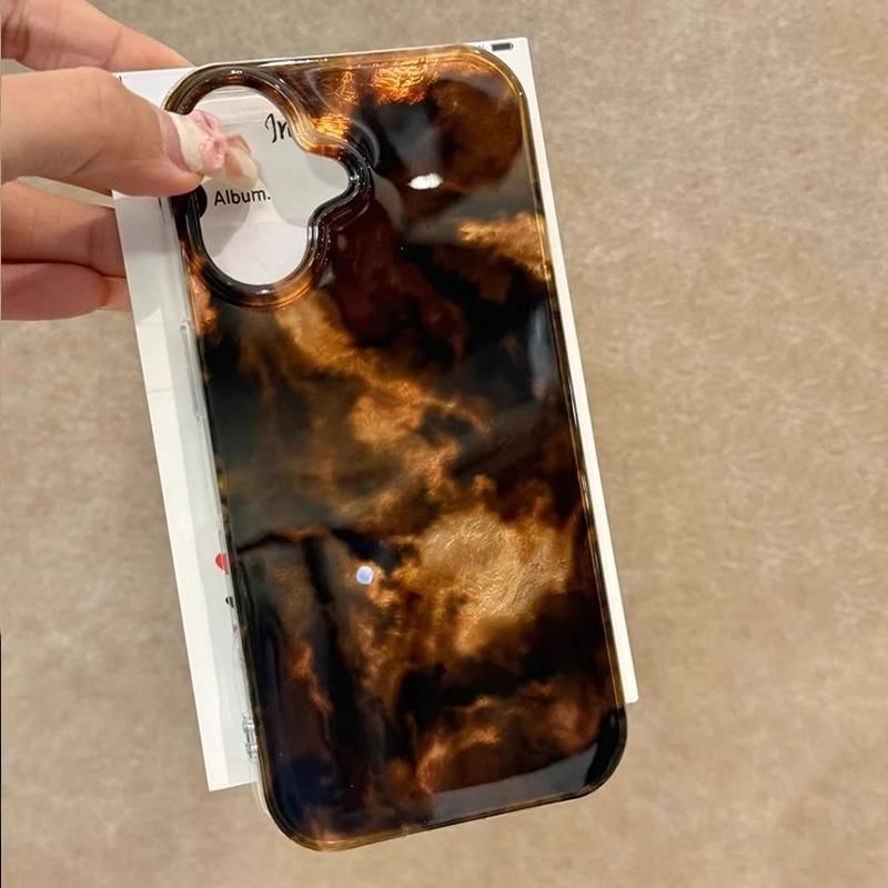Telefoon in de Shell - Telefoonhoesje - iPhone 16 Pro Max / 16 Pro / 16 Plus / 16 / 15 Pro Max / 15 Pro / 15 Plus / 15 / 14 Pro Max / 14 Pro / 14 Plus / 14 / 13 Pro Max / 13 Pro / 13 / 13 Mini