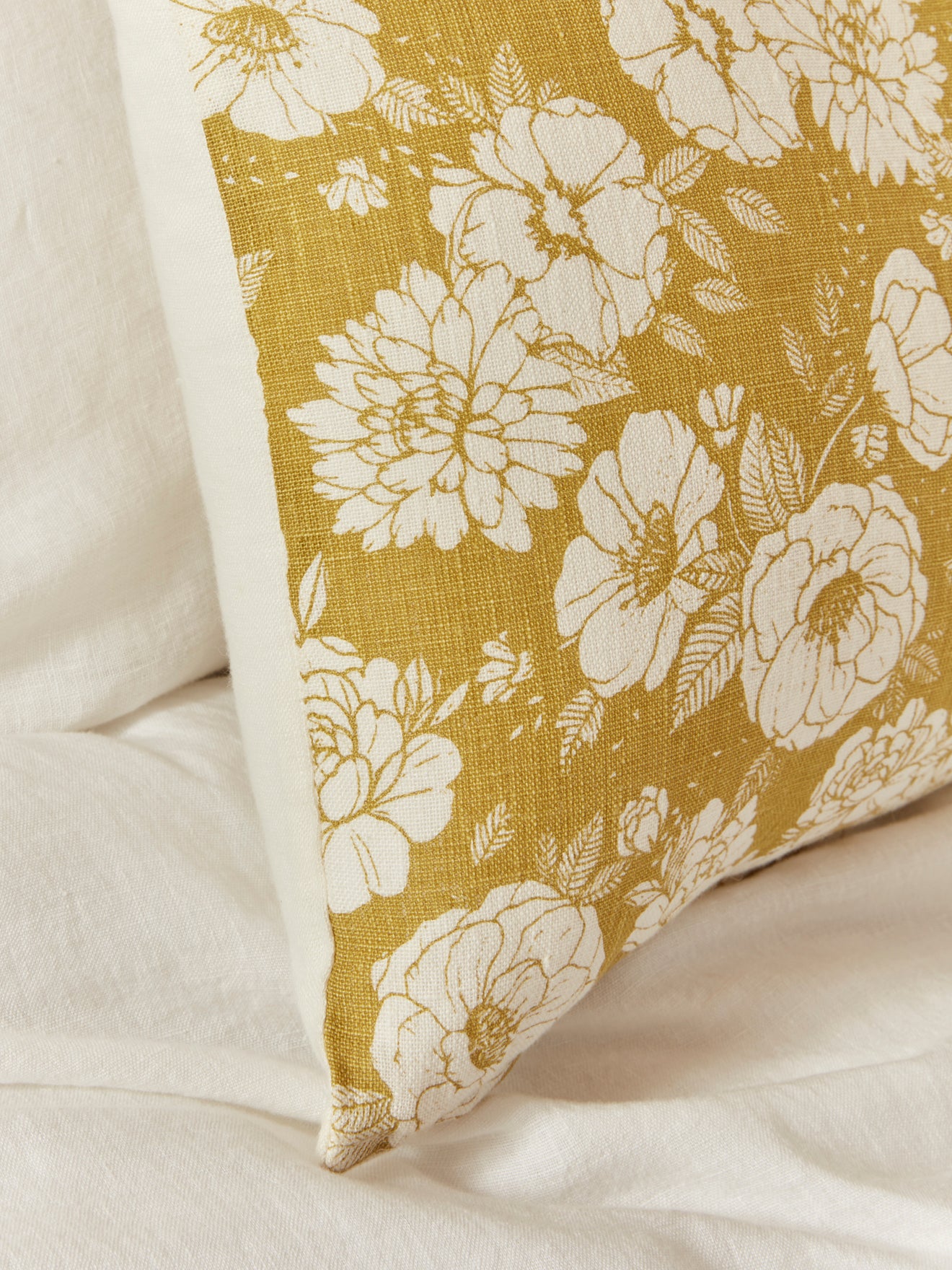 Housse de coussin fleurie en lin lavé