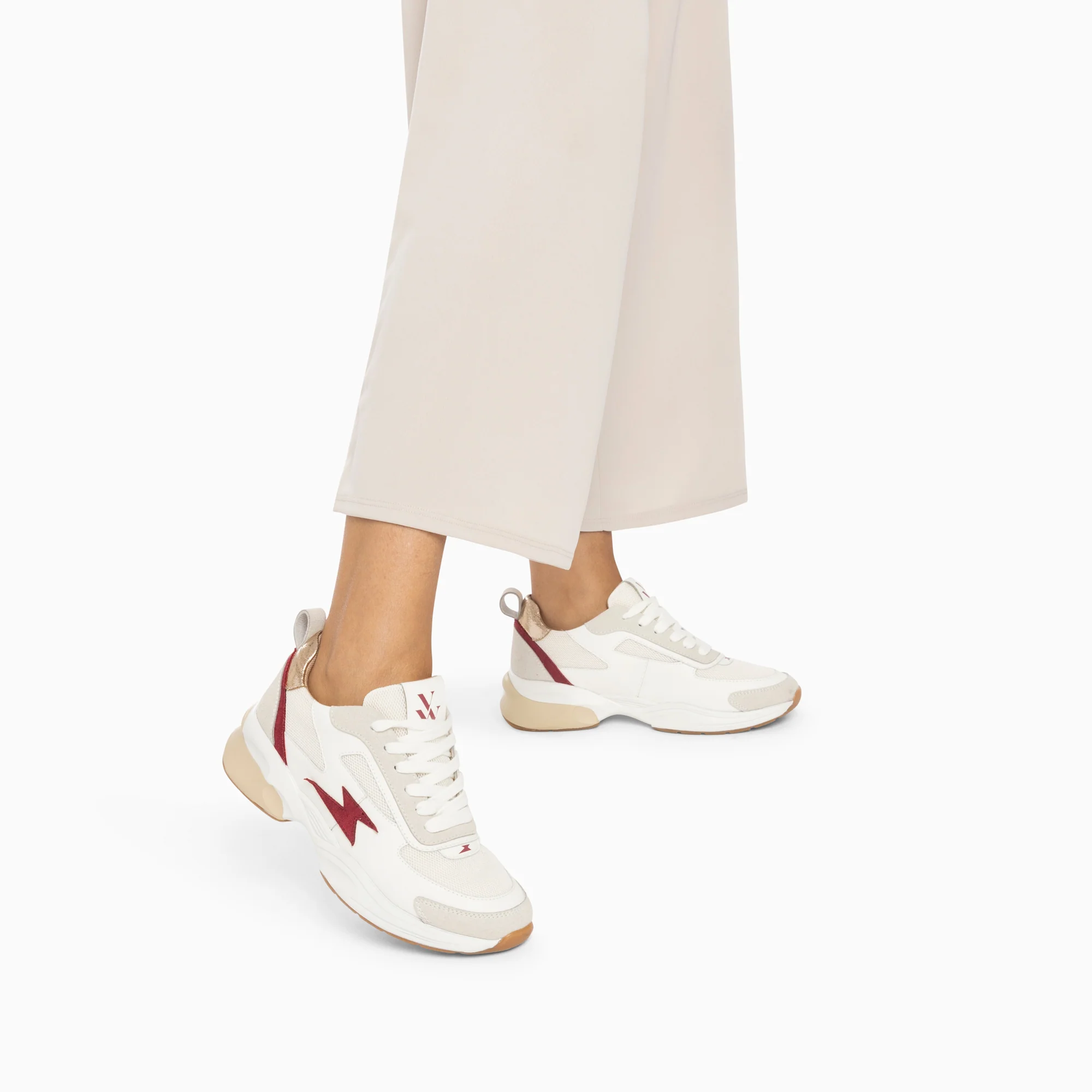 Sneakers-Baskets éclair Nina blanc et pourpre à semelle graphique