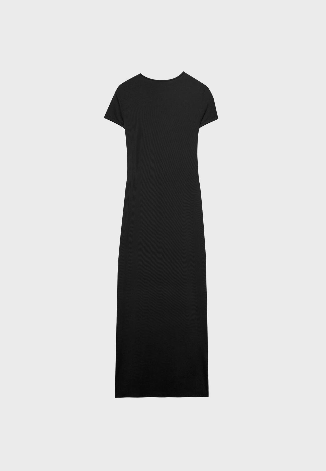 Vestido longo de tricô com mangas curtas