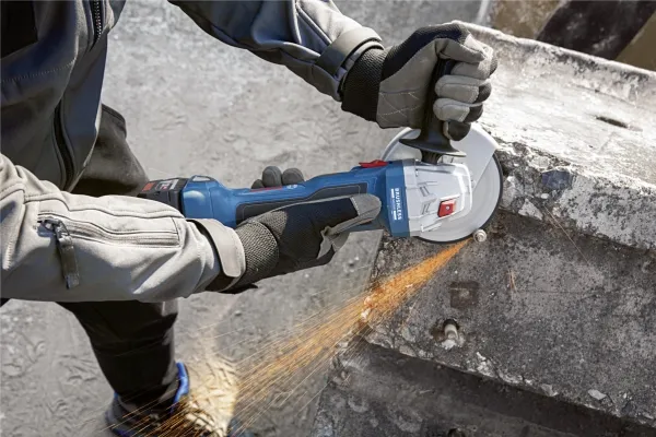 Bosch VINKELSLIBER GWS 18V-7 125MM 2X4A L-BOXX