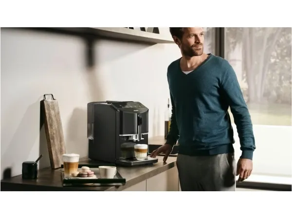 Siemens EQ.300 TF301E19 - Automatisk kaffemaskine med mælkeskummer - 15 bar - pianosort
