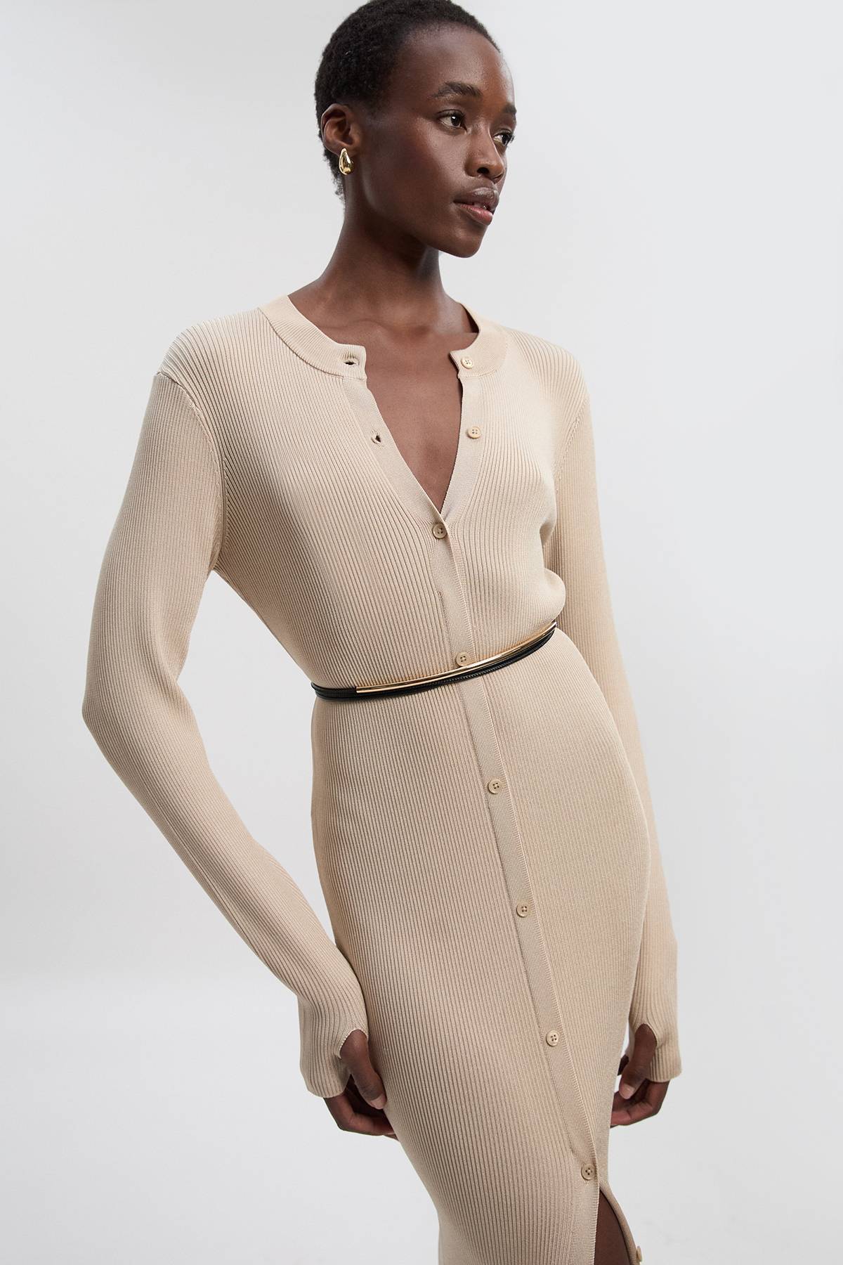 KarenMillen Robe maxi à boutons traversants en maille côtelée haut de gamme et fluide